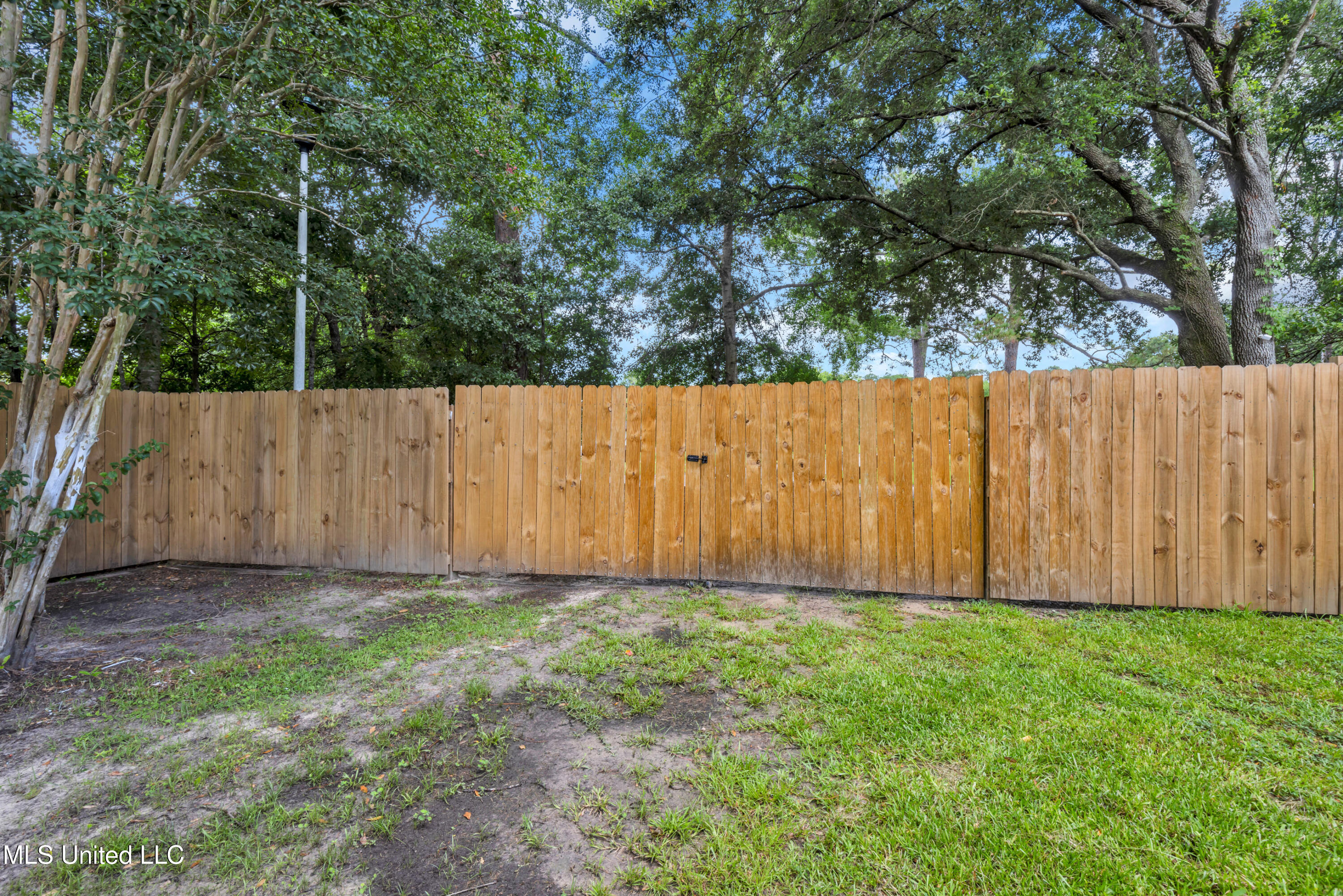 15300 Lansing Drive Property Photo 12