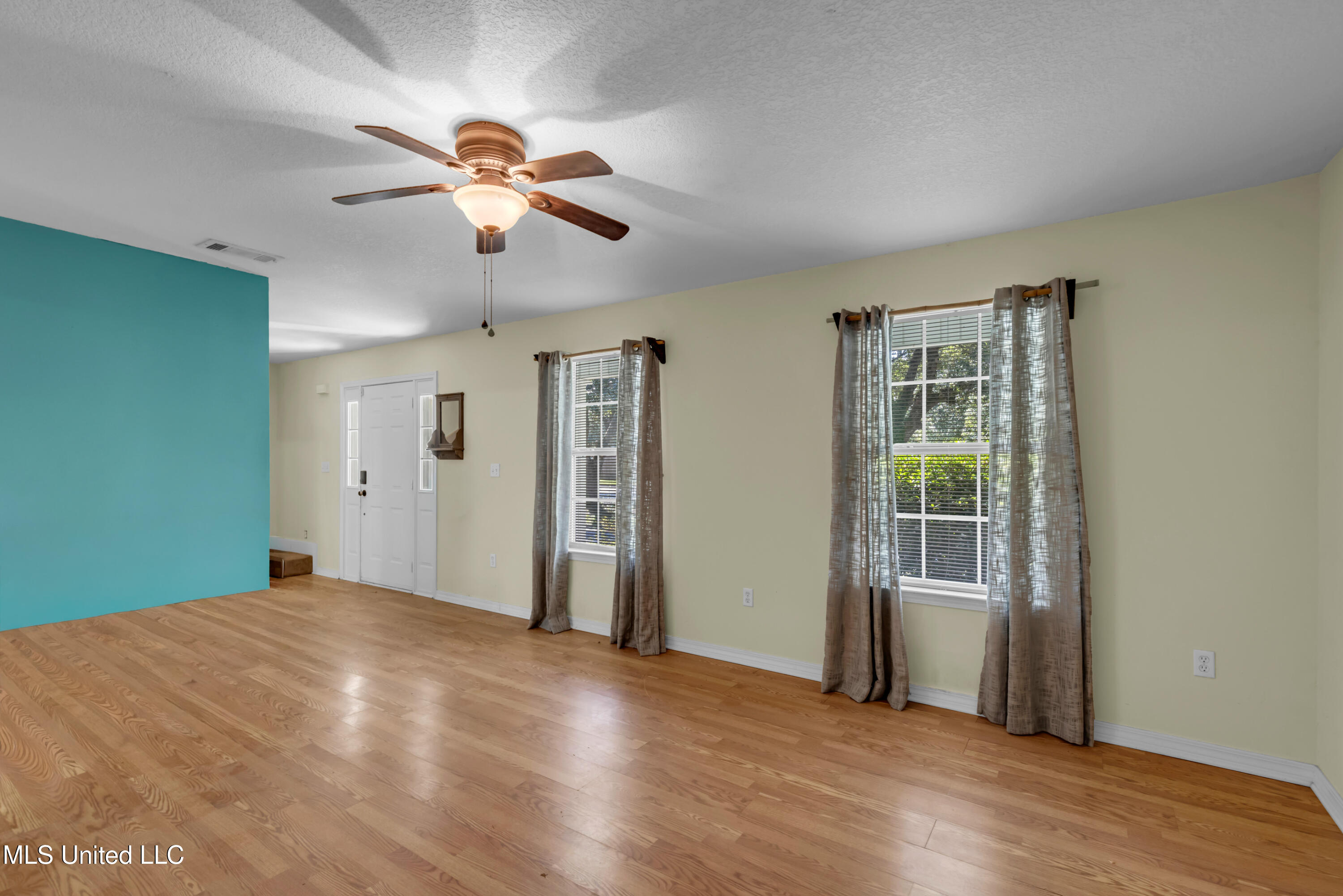 701 Washington Street Property Photo 9