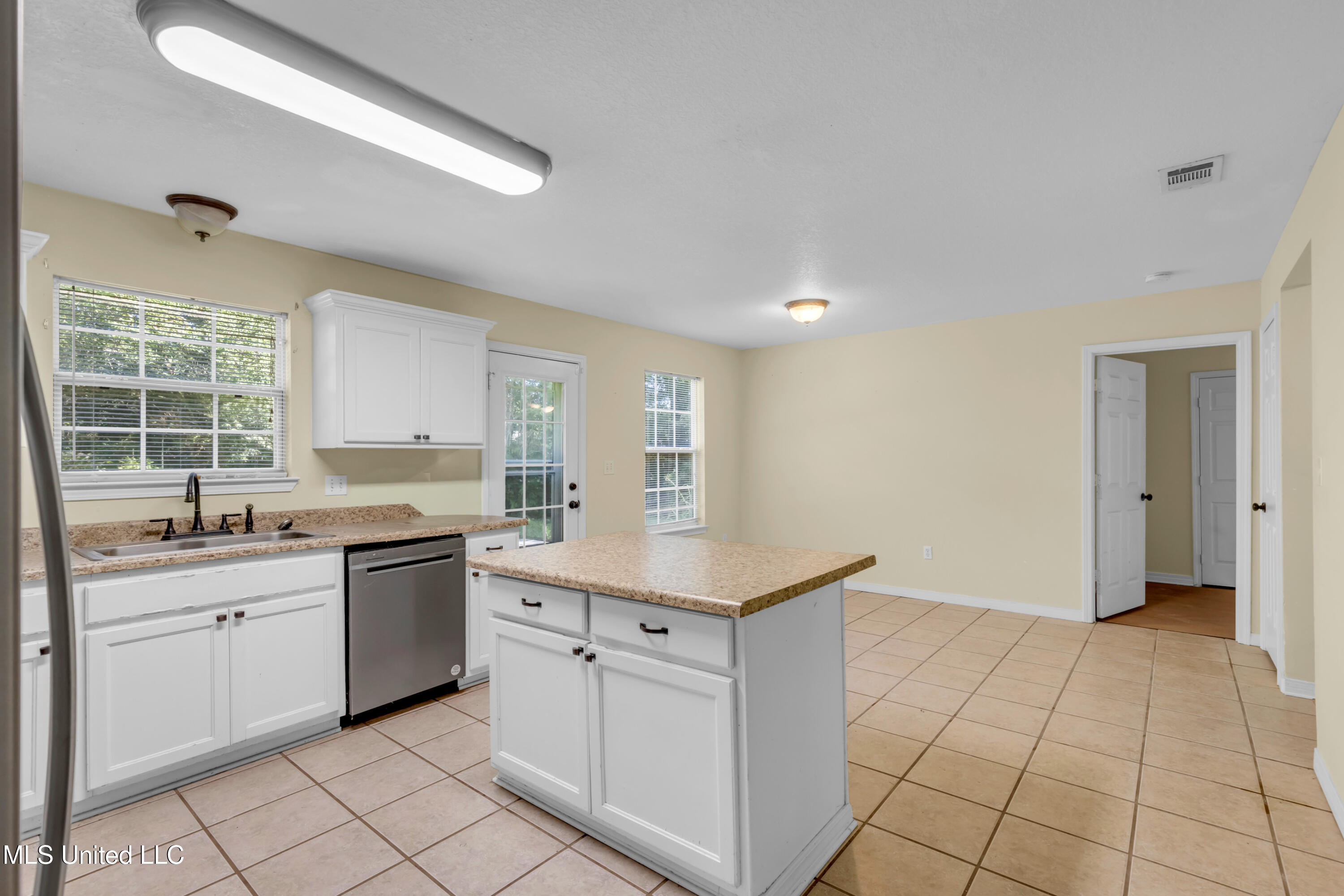 701 Washington Street Property Photo 12