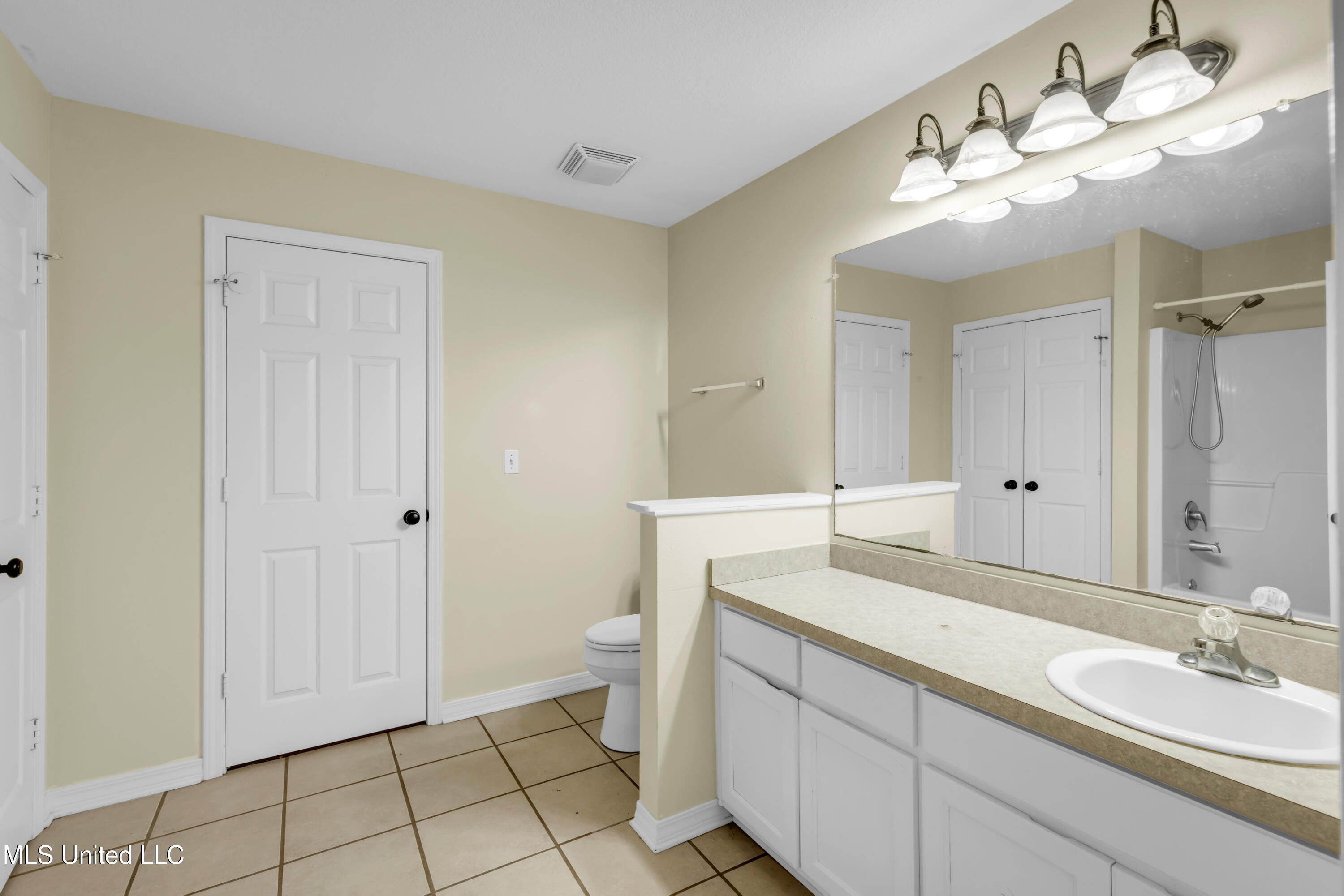 701 Washington Street Property Photo 23