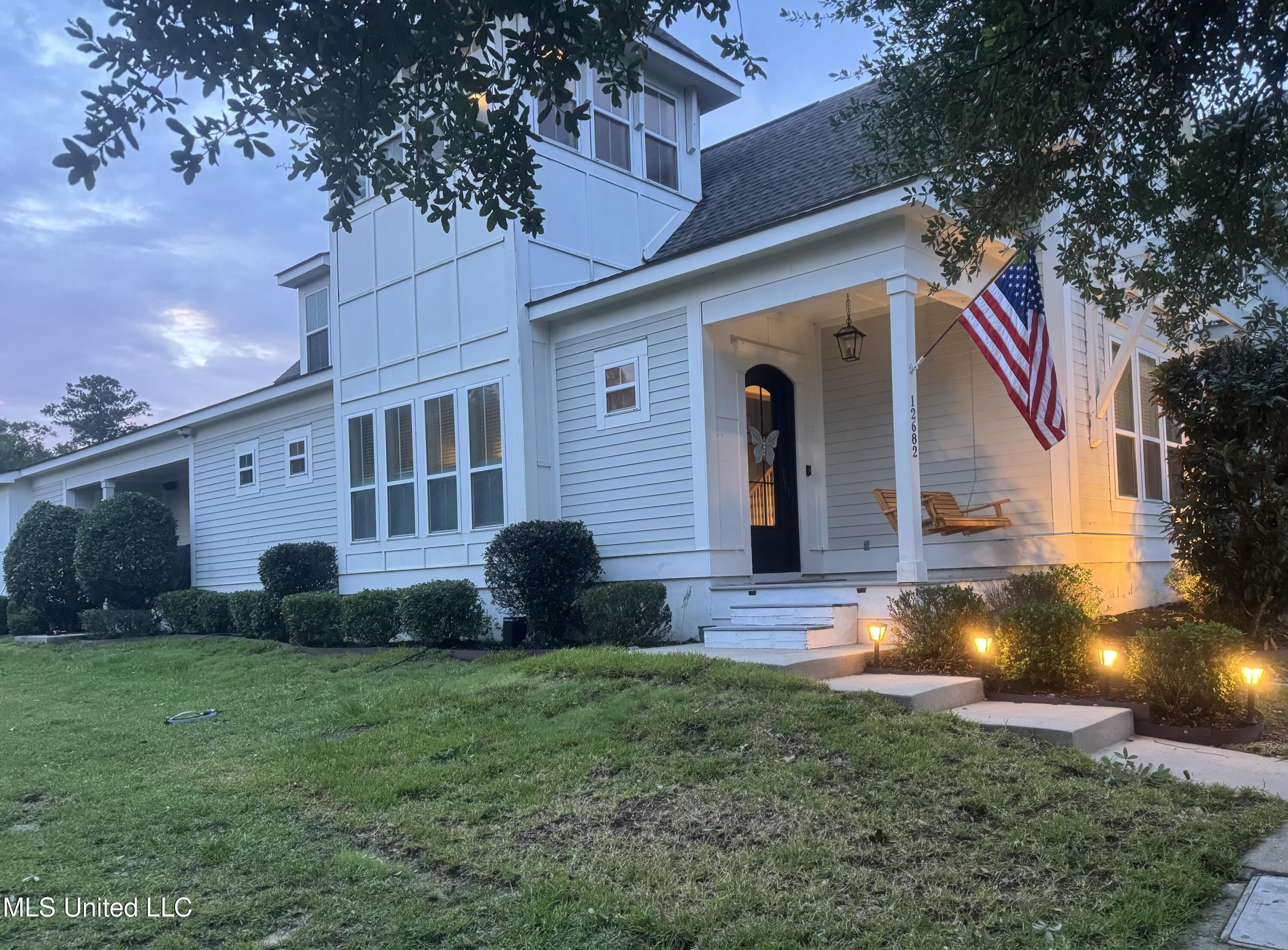 12682 Amory Avenue Property Photo 2