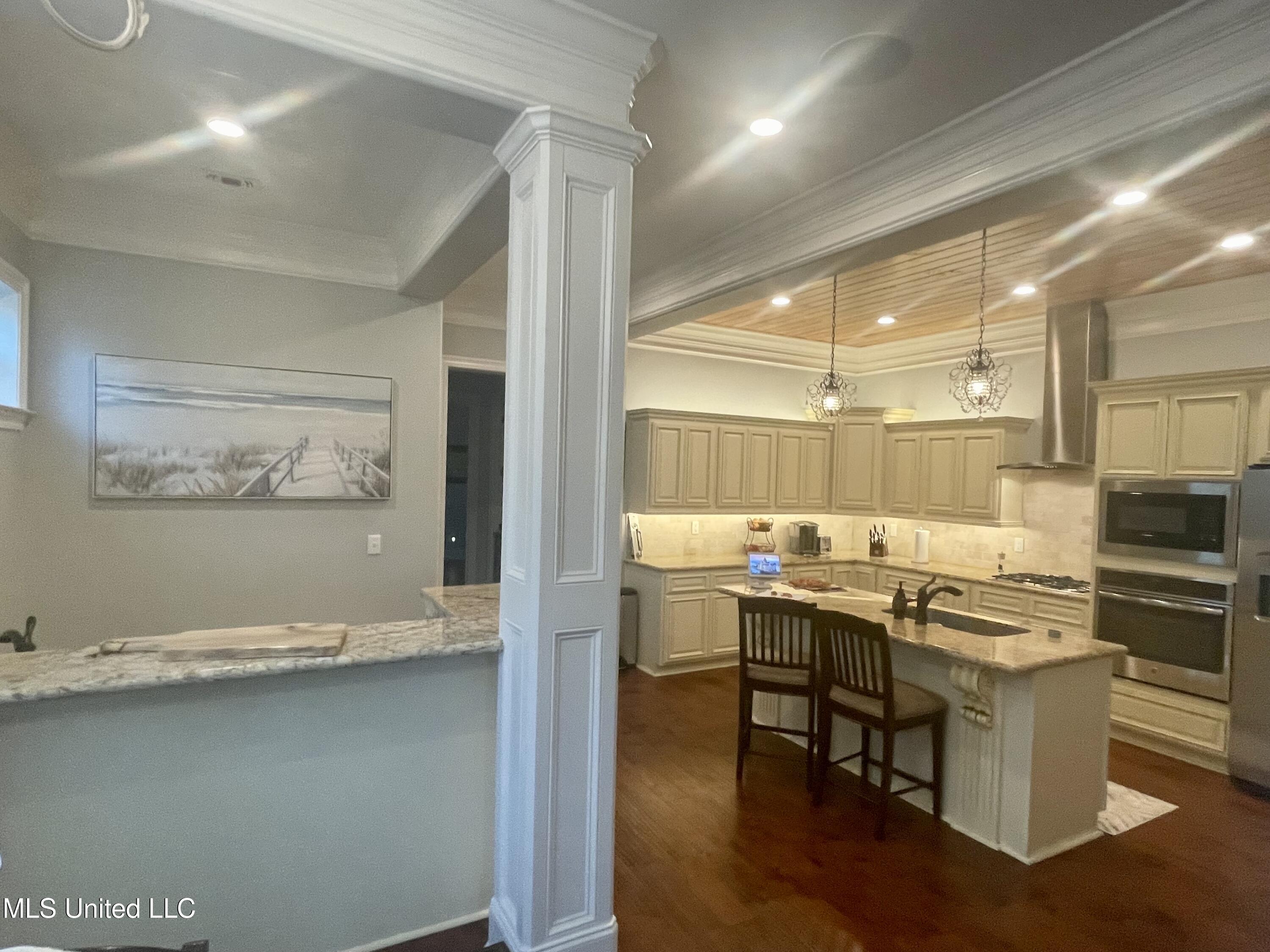 12682 Amory Avenue Property Photo 11