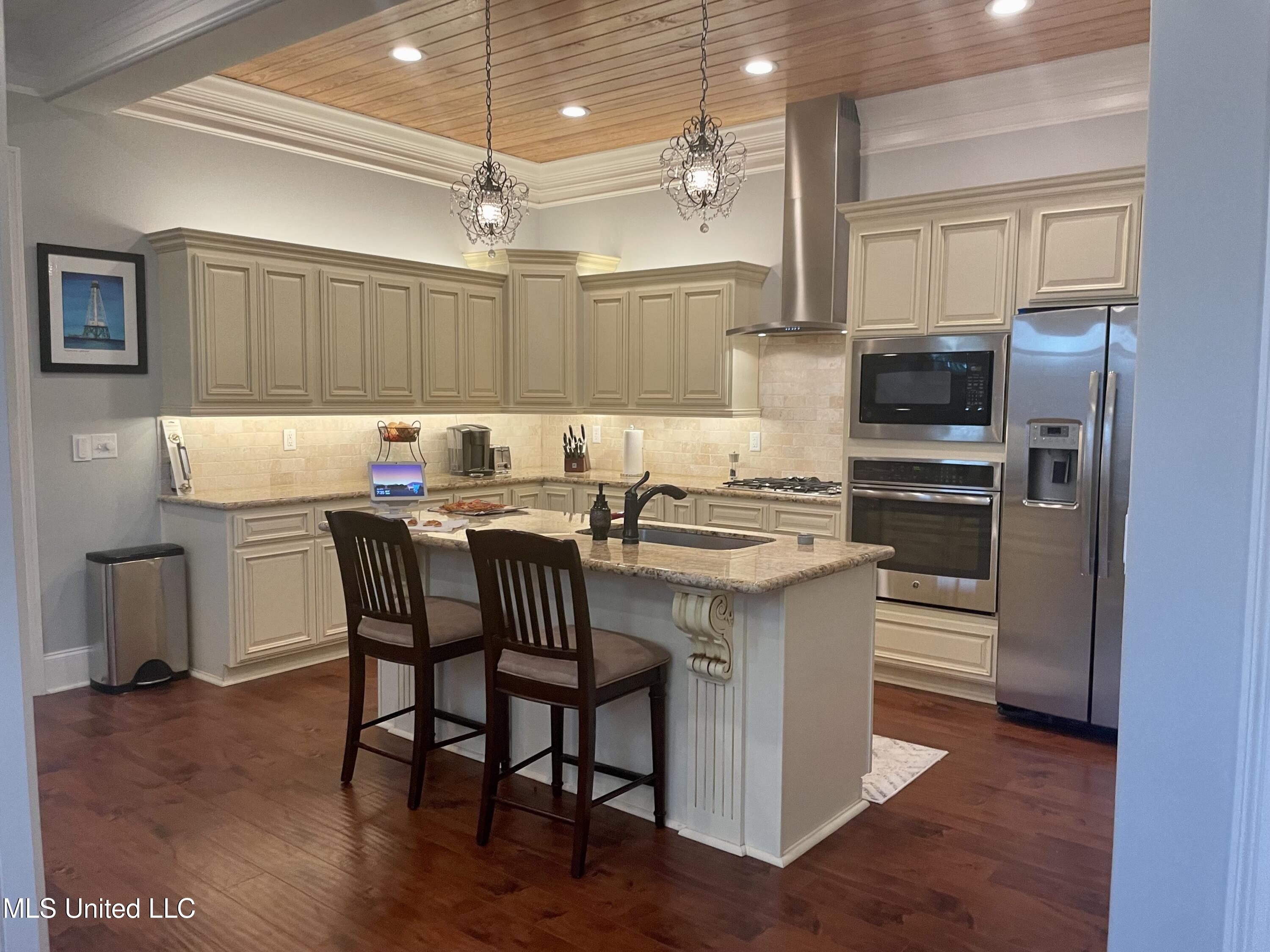 12682 Amory Avenue Property Photo 12