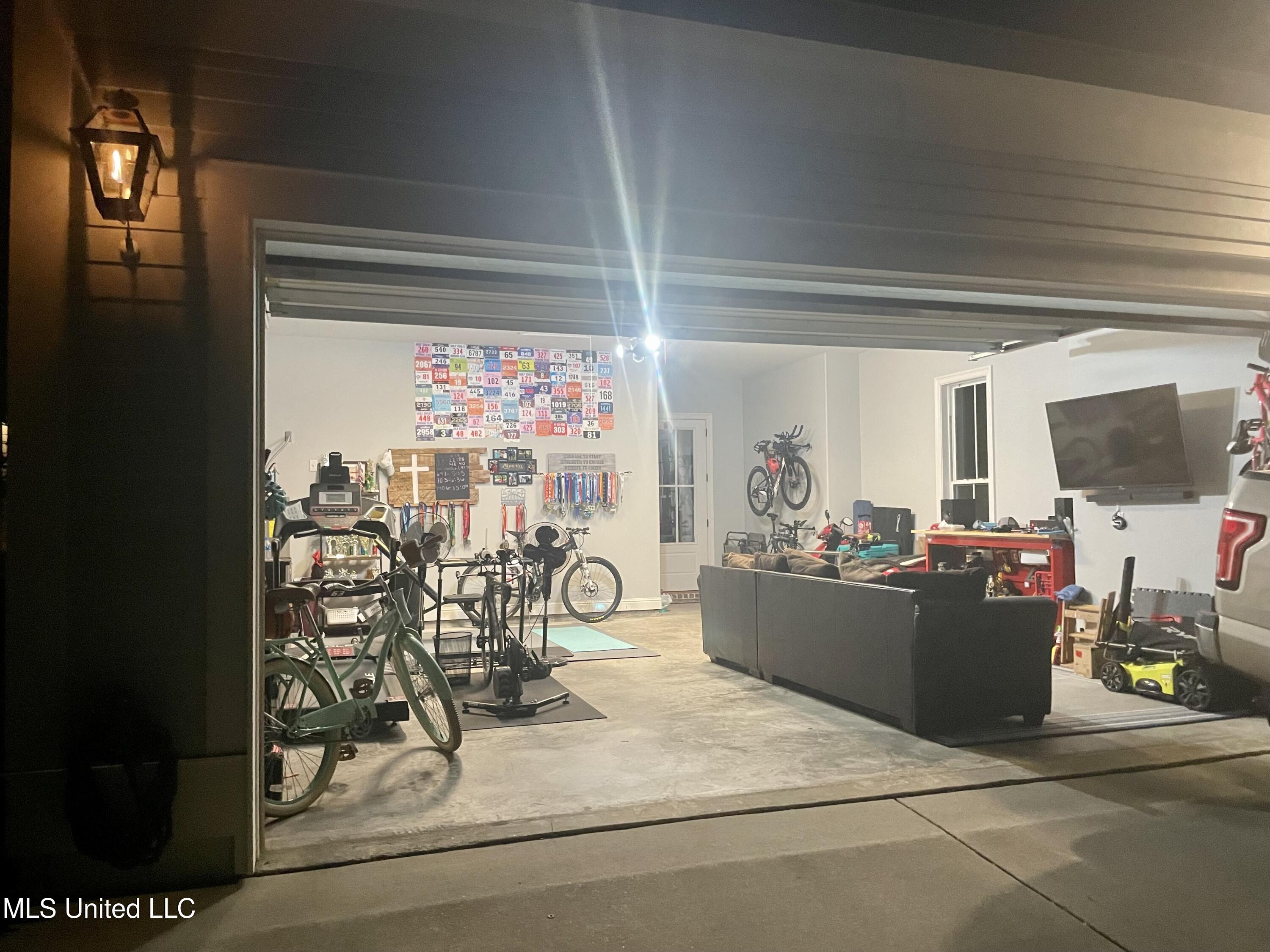 12682 Amory Avenue Property Photo 32