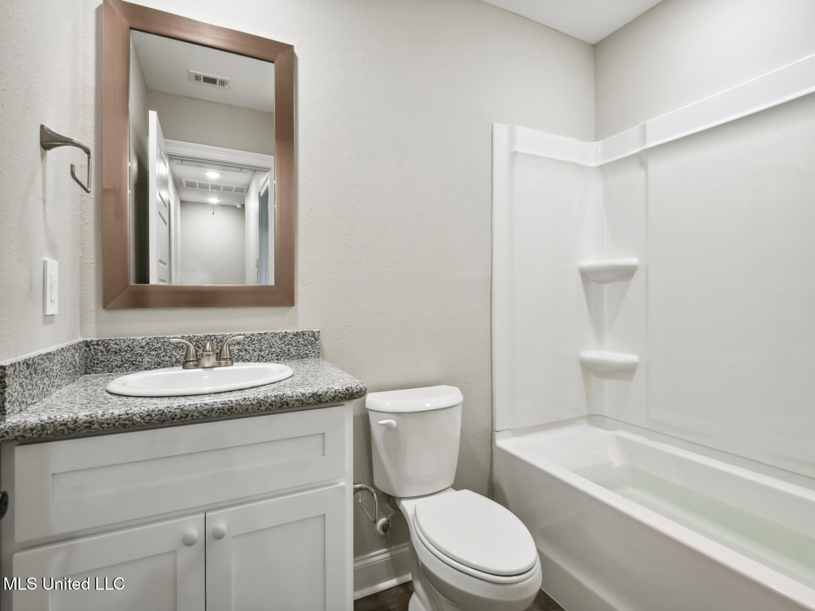 688 Hunters Glen Lane Property Photo 10