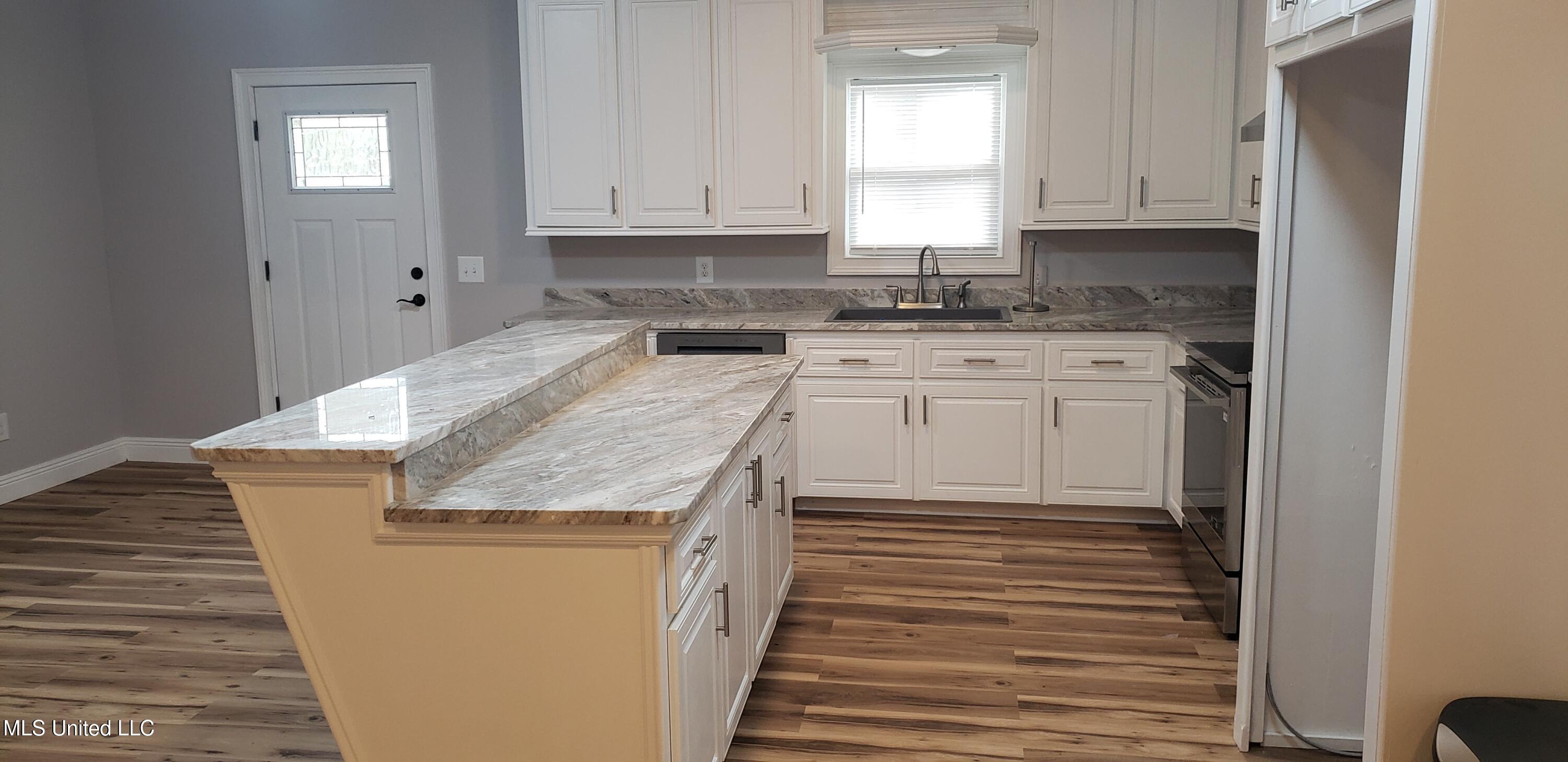 2096 N Topisaw Road Property Photo 10