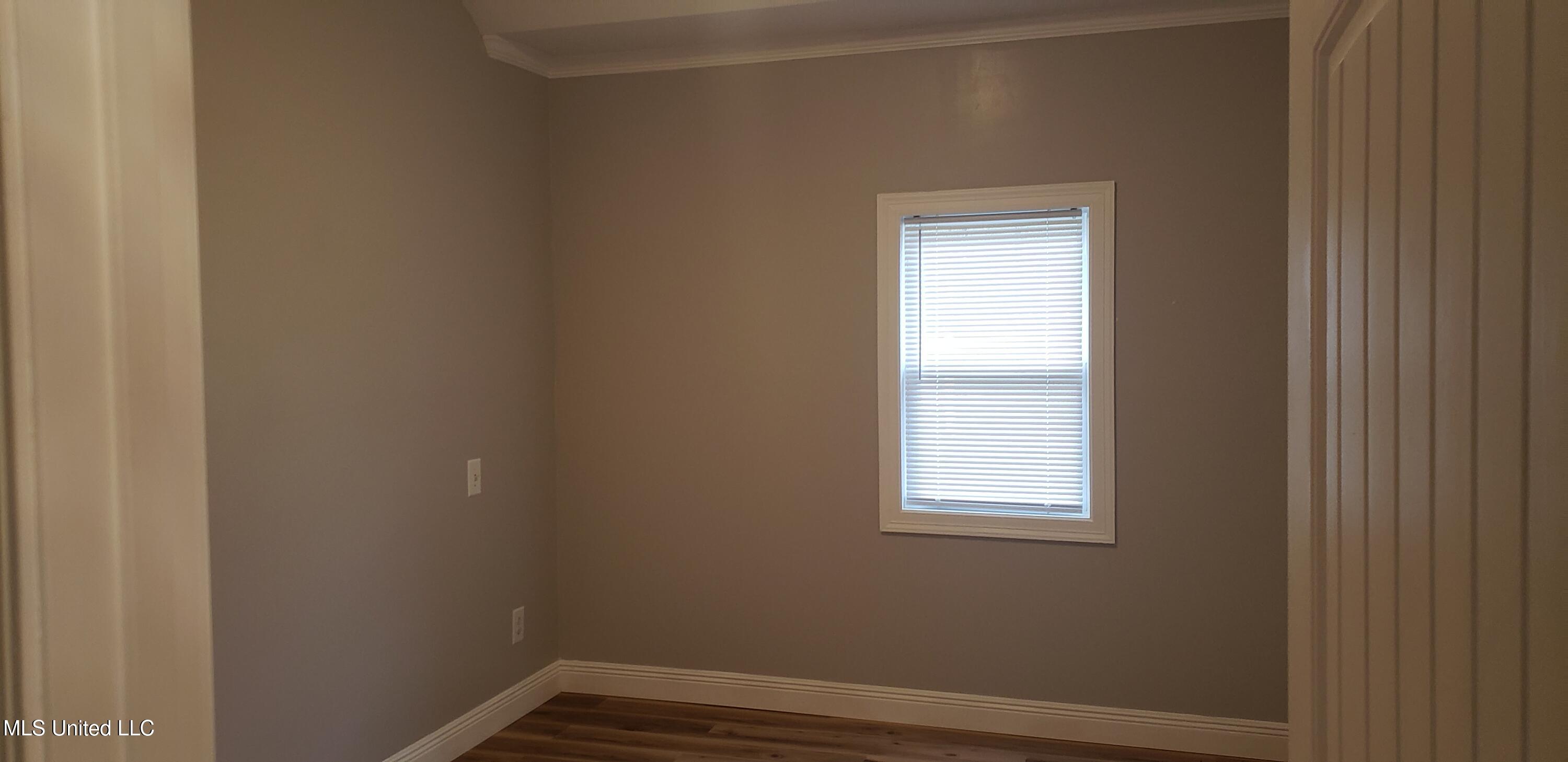 2096 N Topisaw Road Property Photo 17