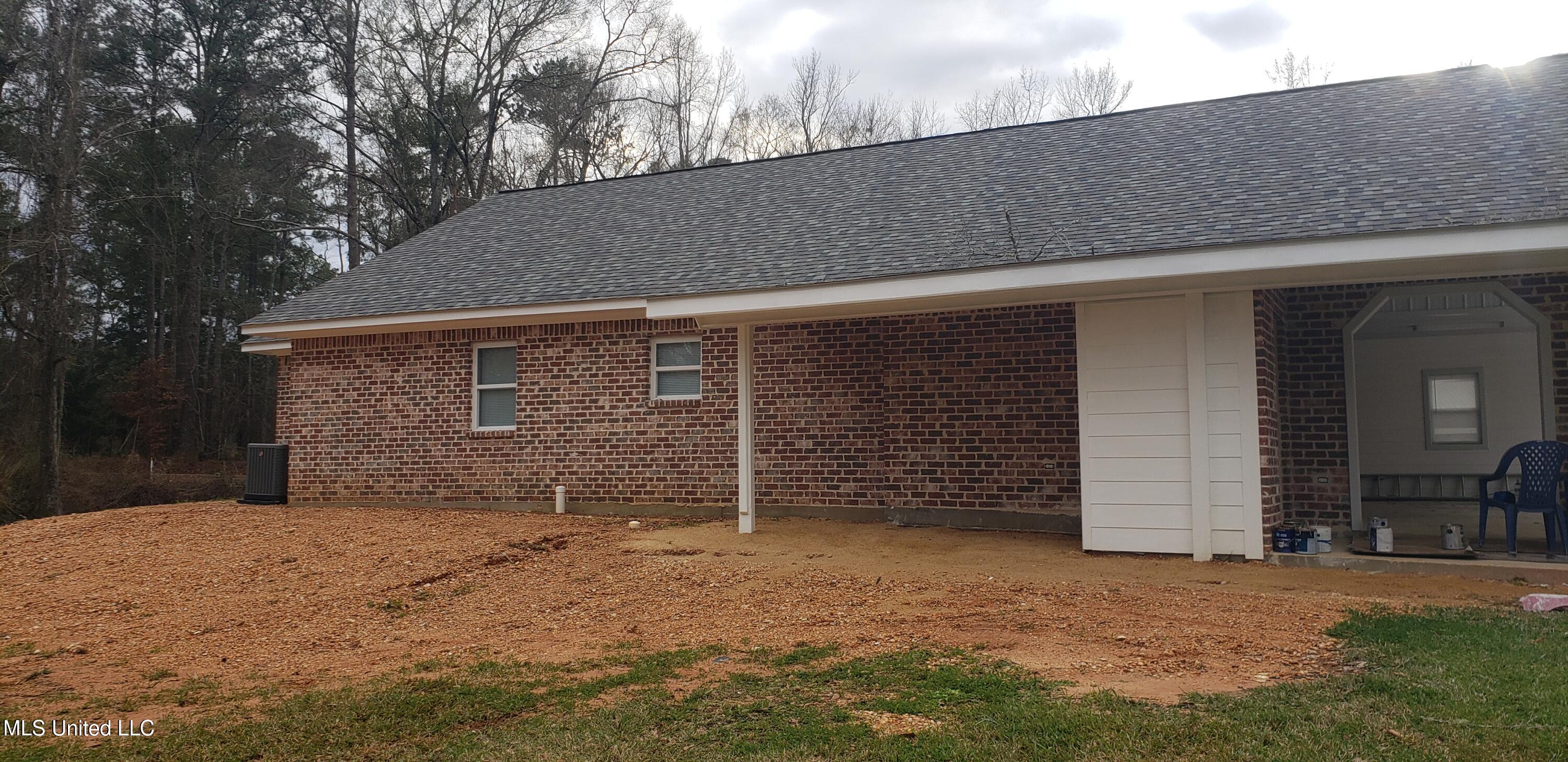 2096 N Topisaw Road Property Photo 18