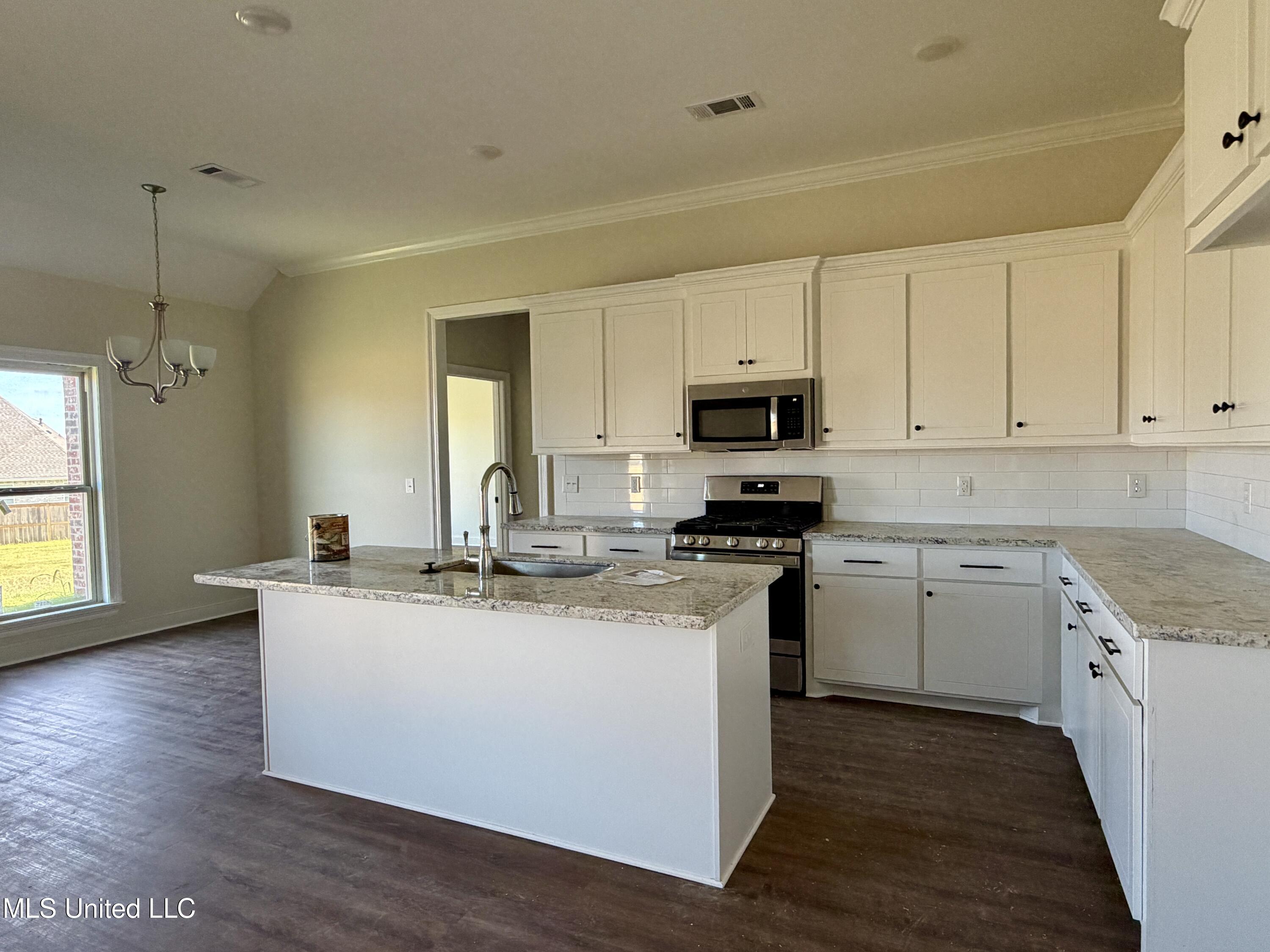 442 Baleigh Way Property Photo 2