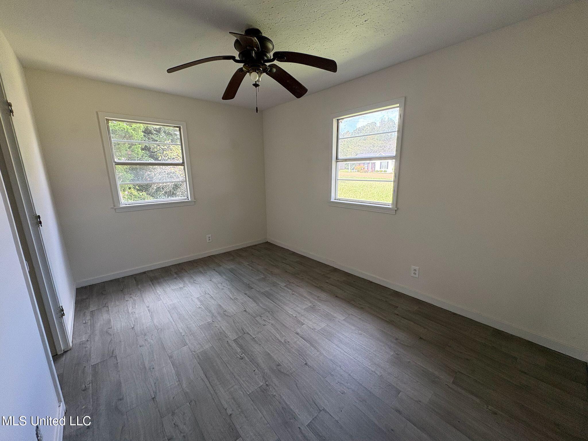 715 Simpson Drive Property Photo 5