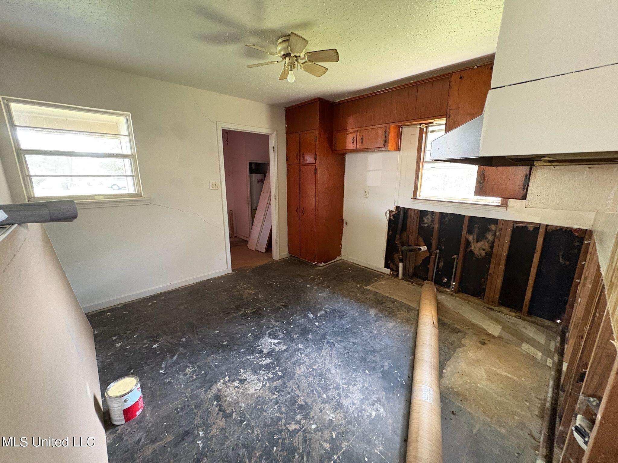 715 Simpson Drive Property Photo 12