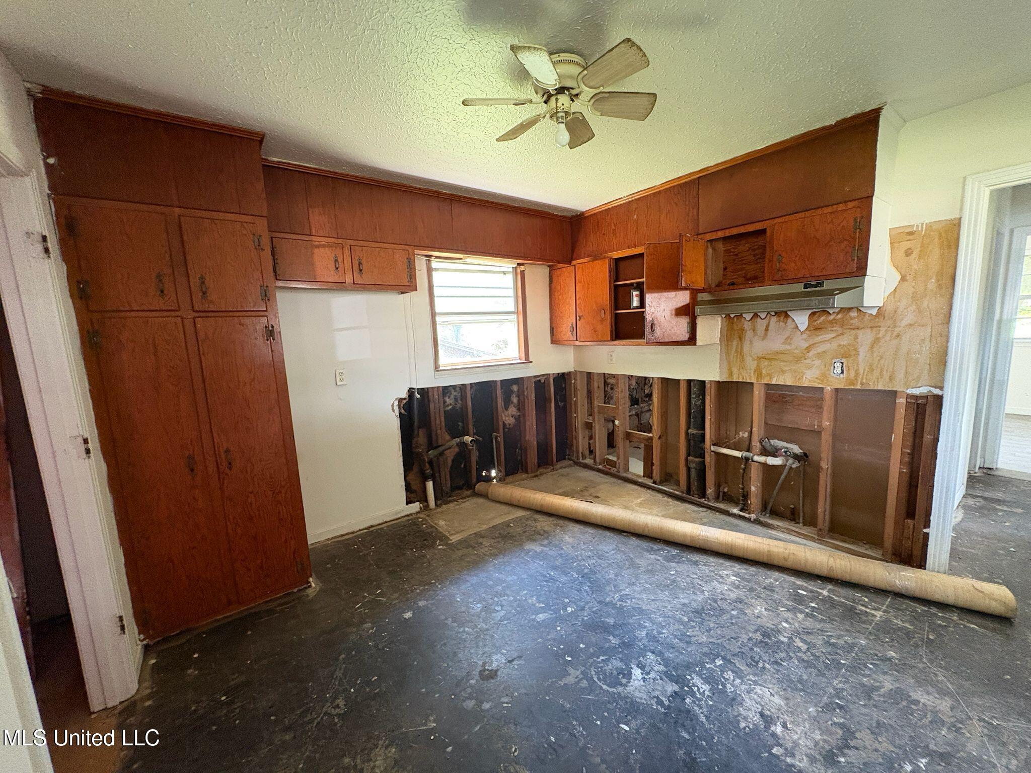 715 Simpson Drive Property Photo 14