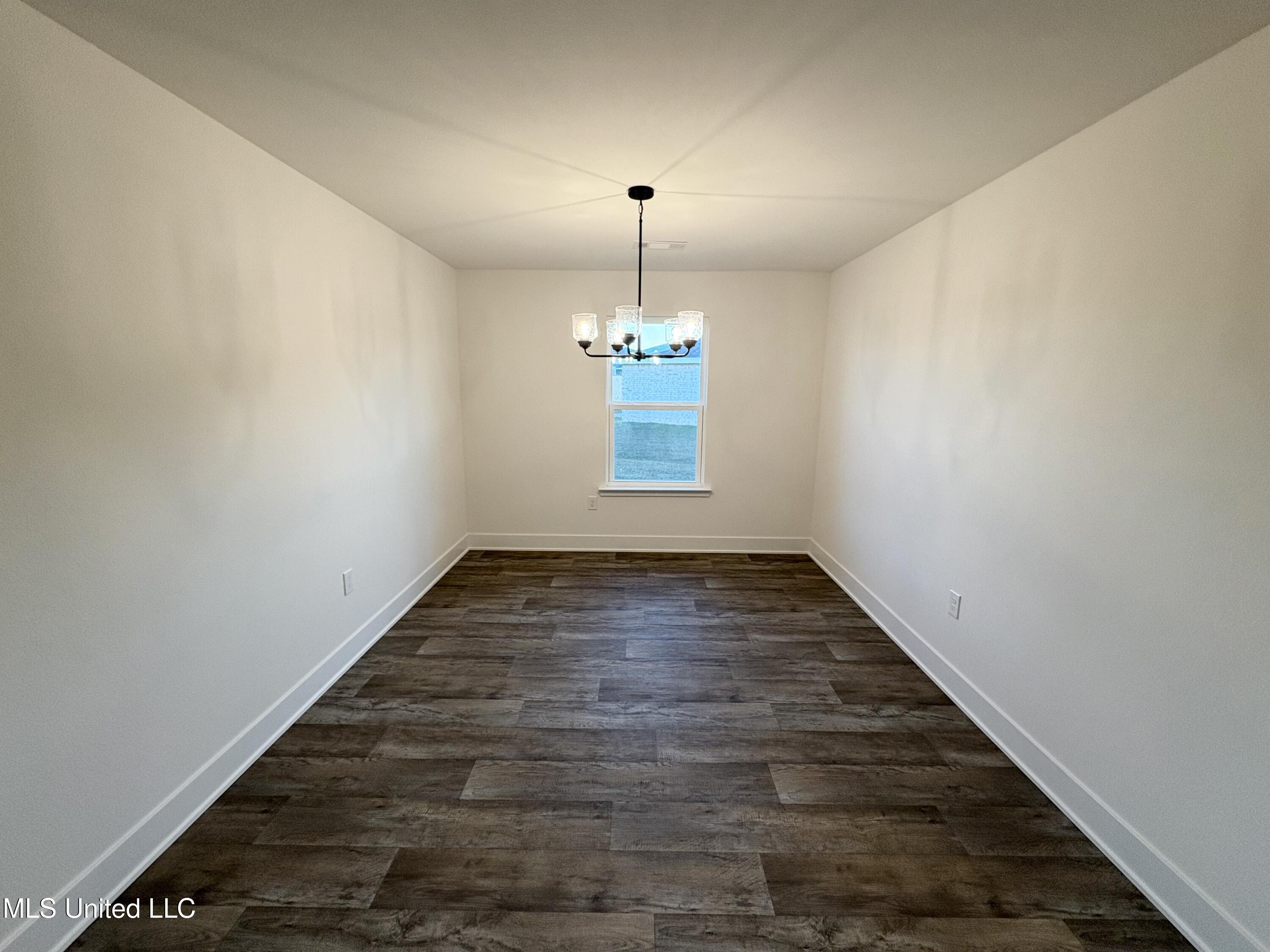 14784 Davidson Court Property Photo 3