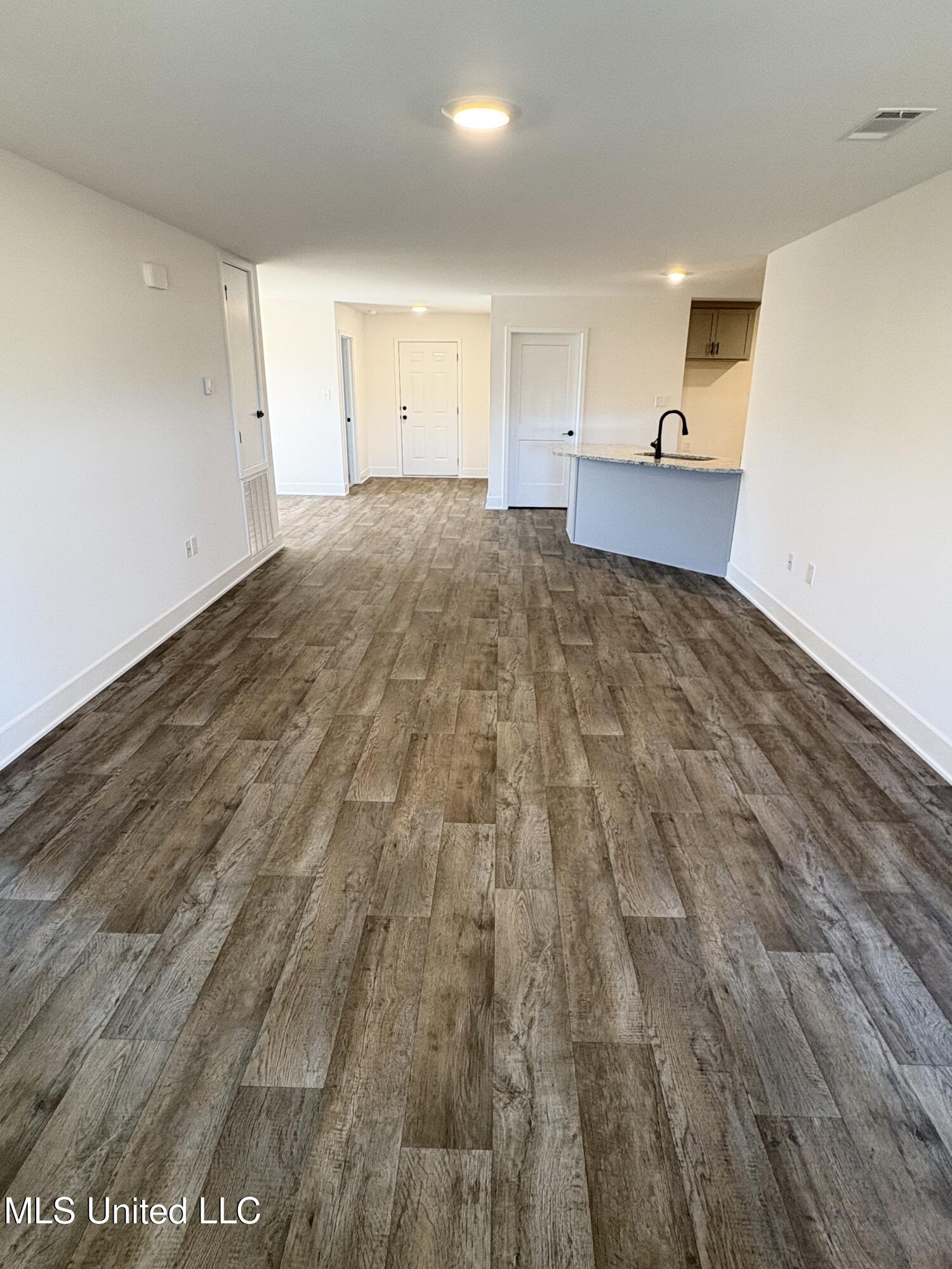 14784 Davidson Court Property Photo 9