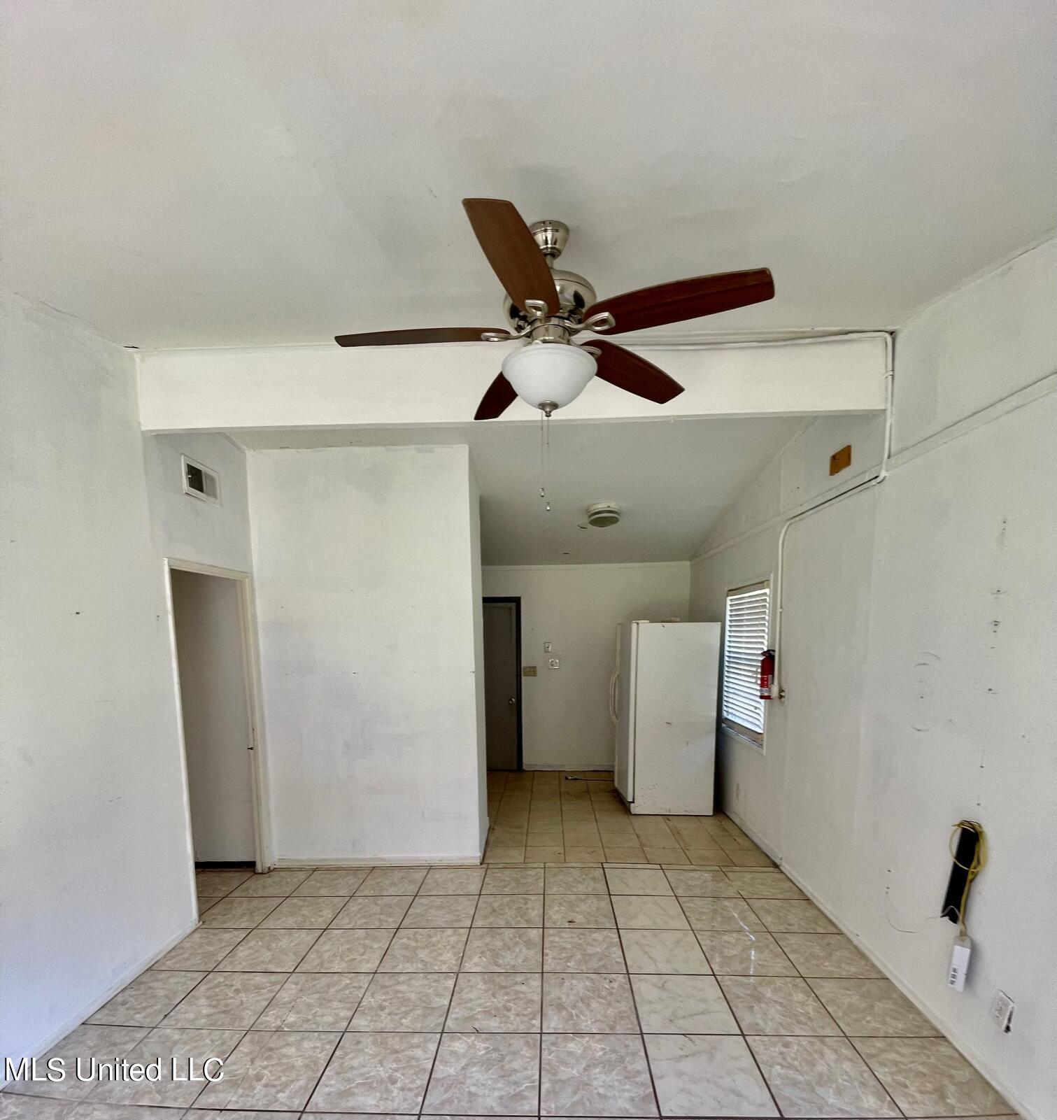 1911 43rd Avenue Property Photo 3