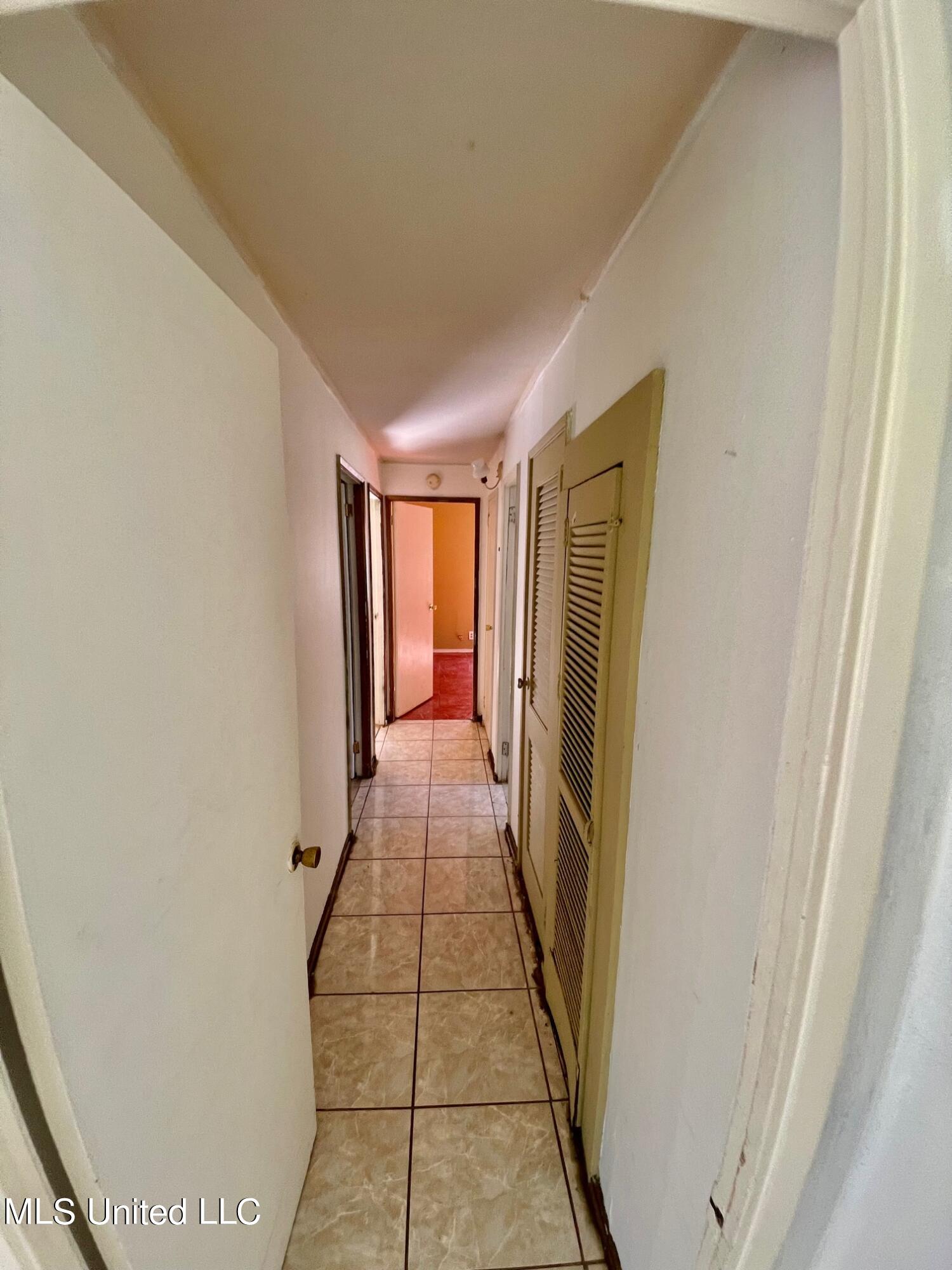 1911 43rd Avenue Property Photo 5