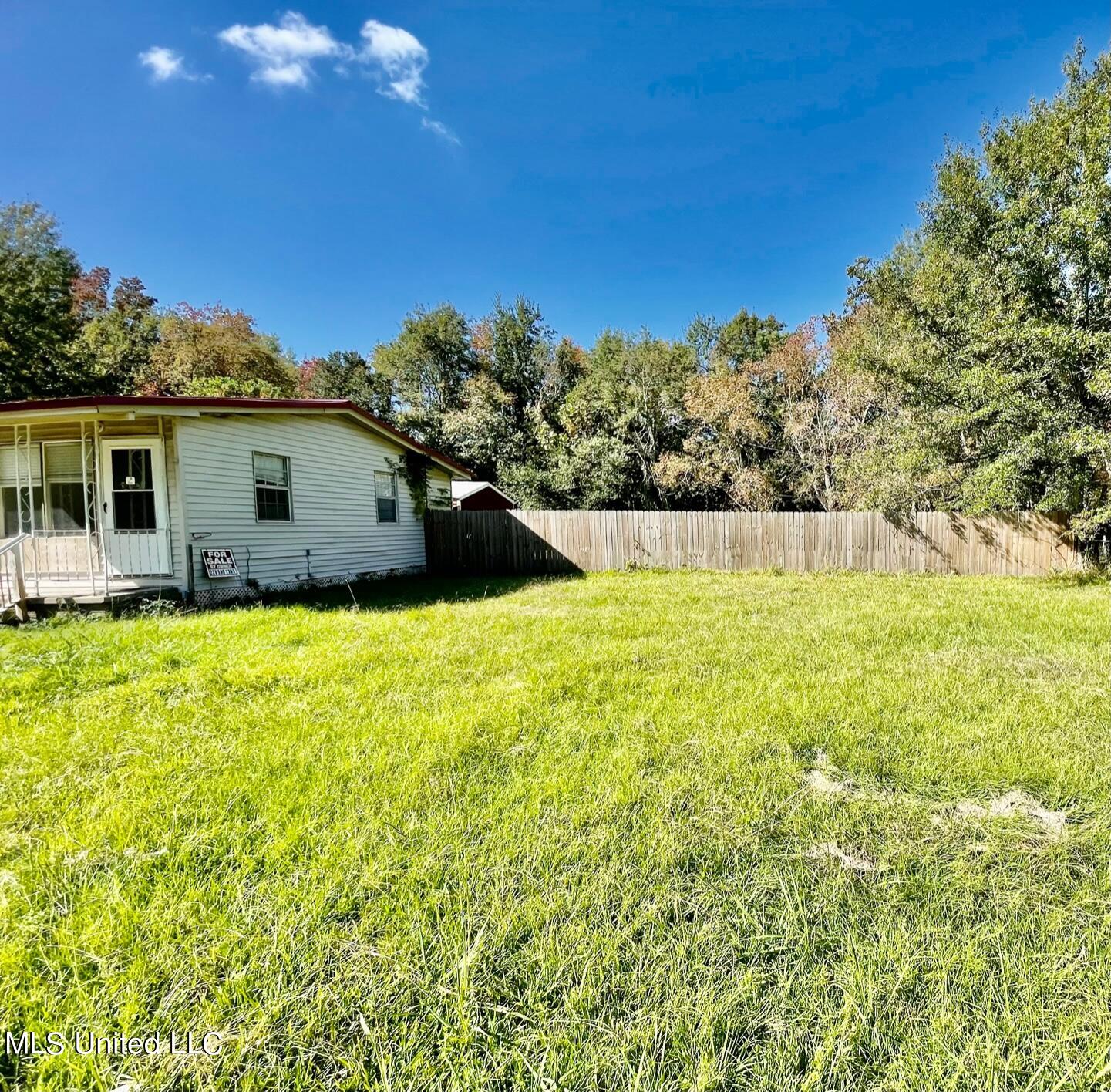 1911 43rd Avenue Property Photo 12