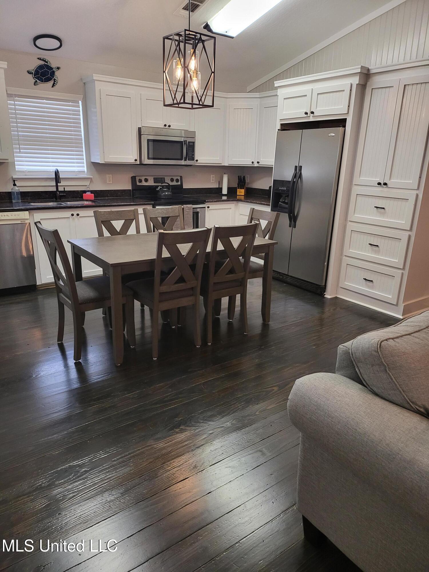 11094 Luzon Street Property Photo 5