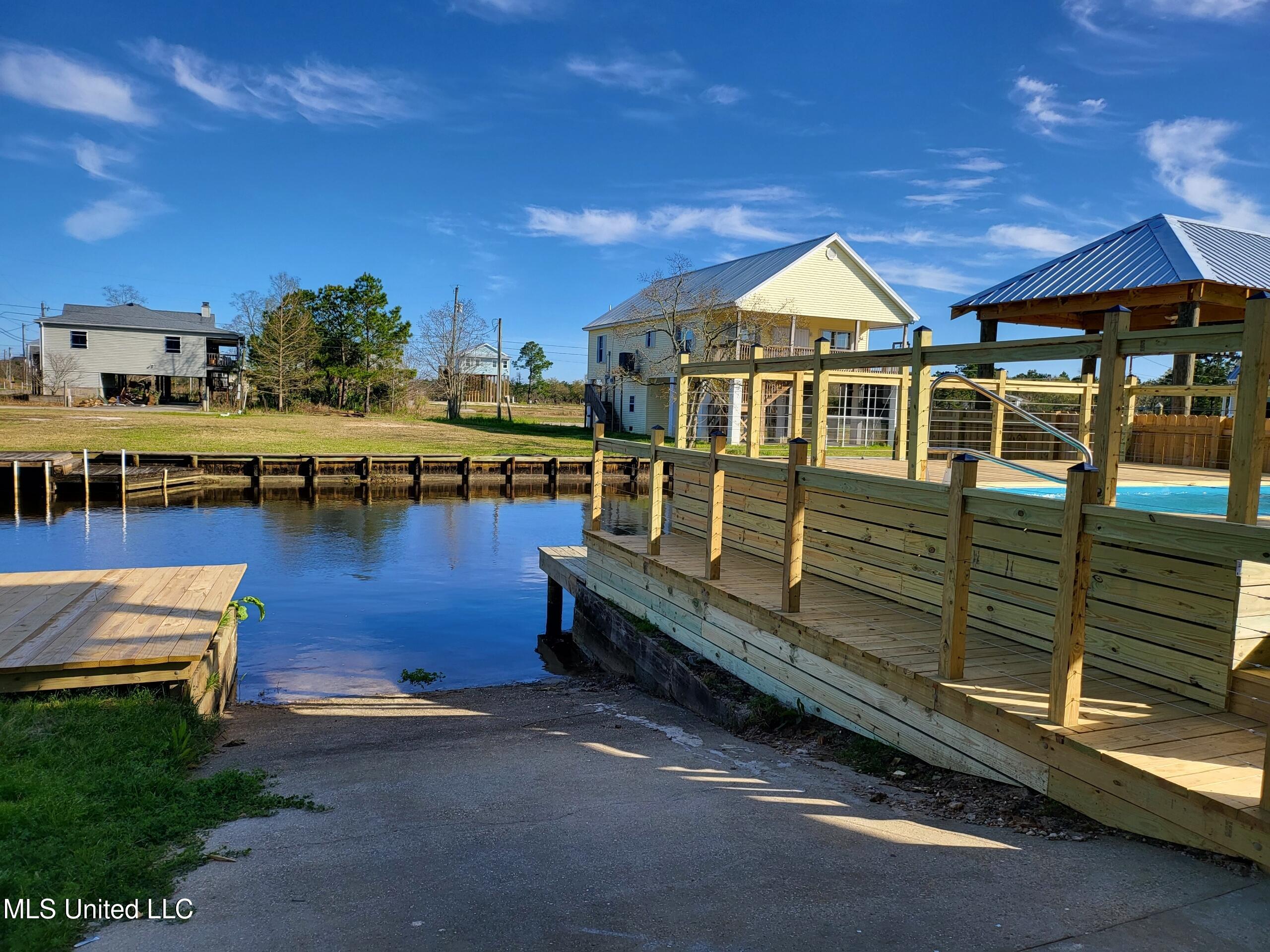 11094 Luzon Street Property Photo 17