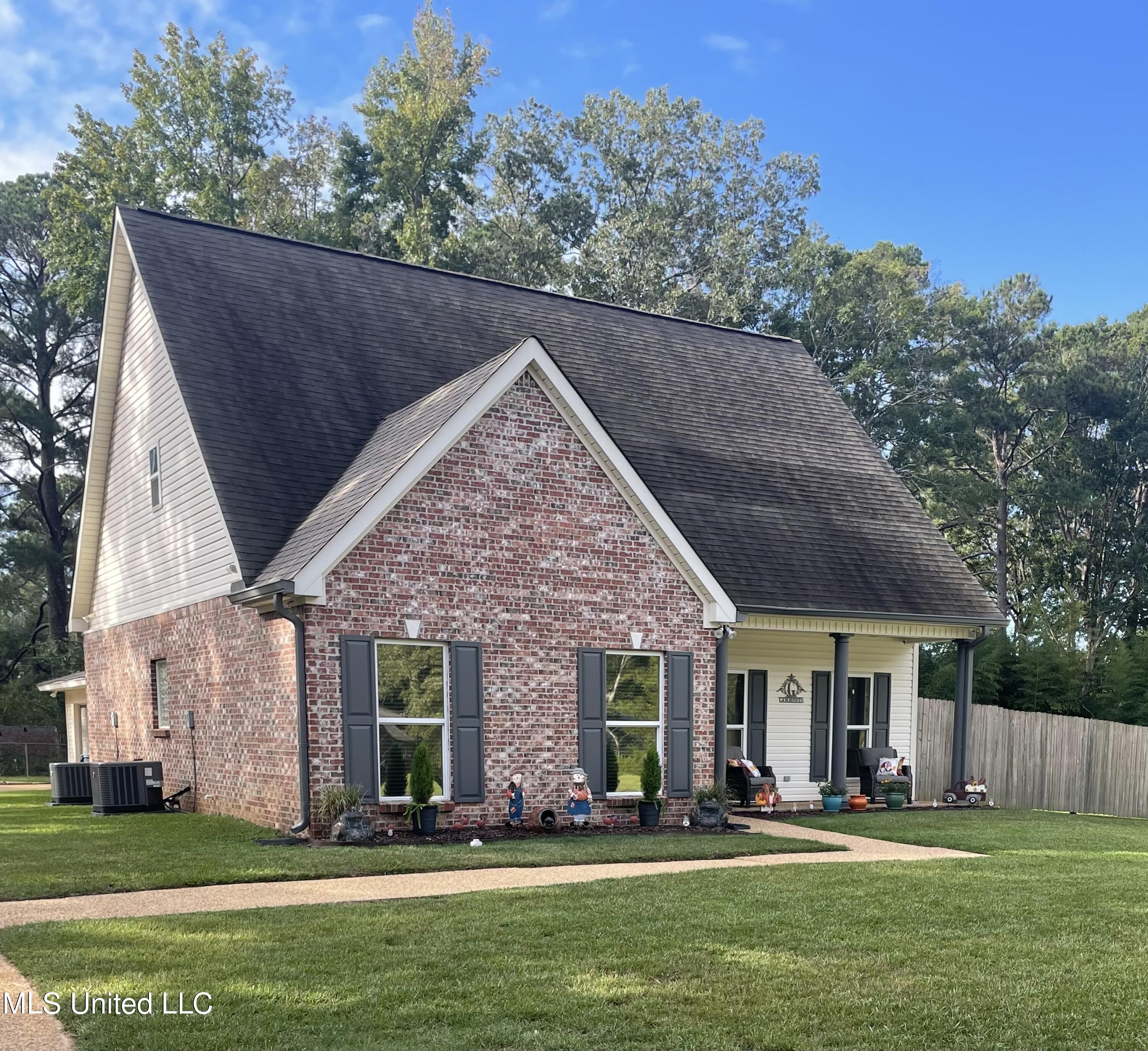 103 Bulldog Circle Property Photo 1