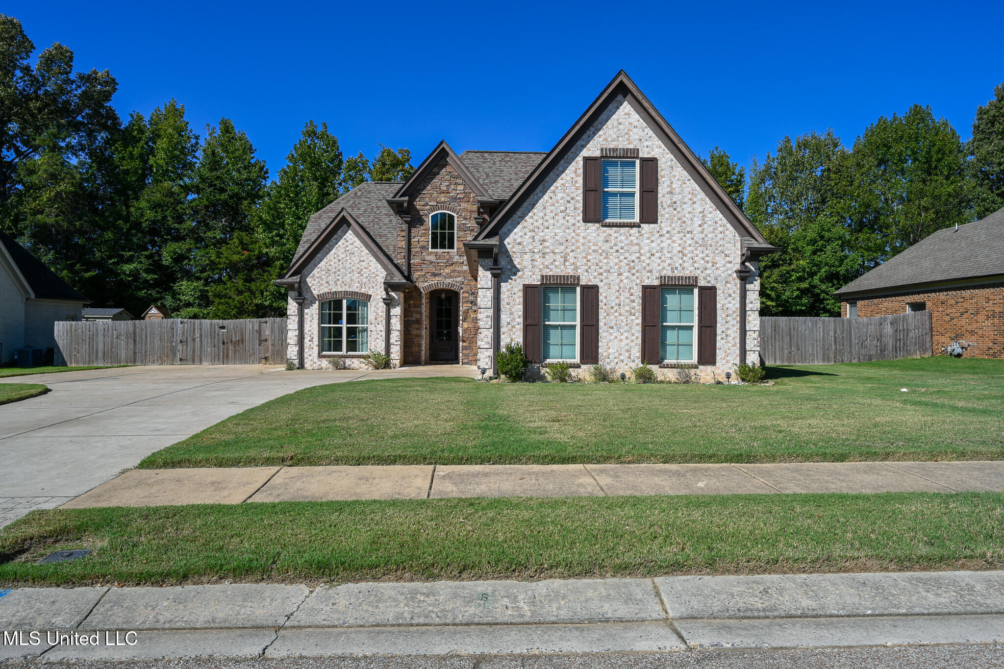 3437 Chateau Pointe Boulevard Property Photo 6