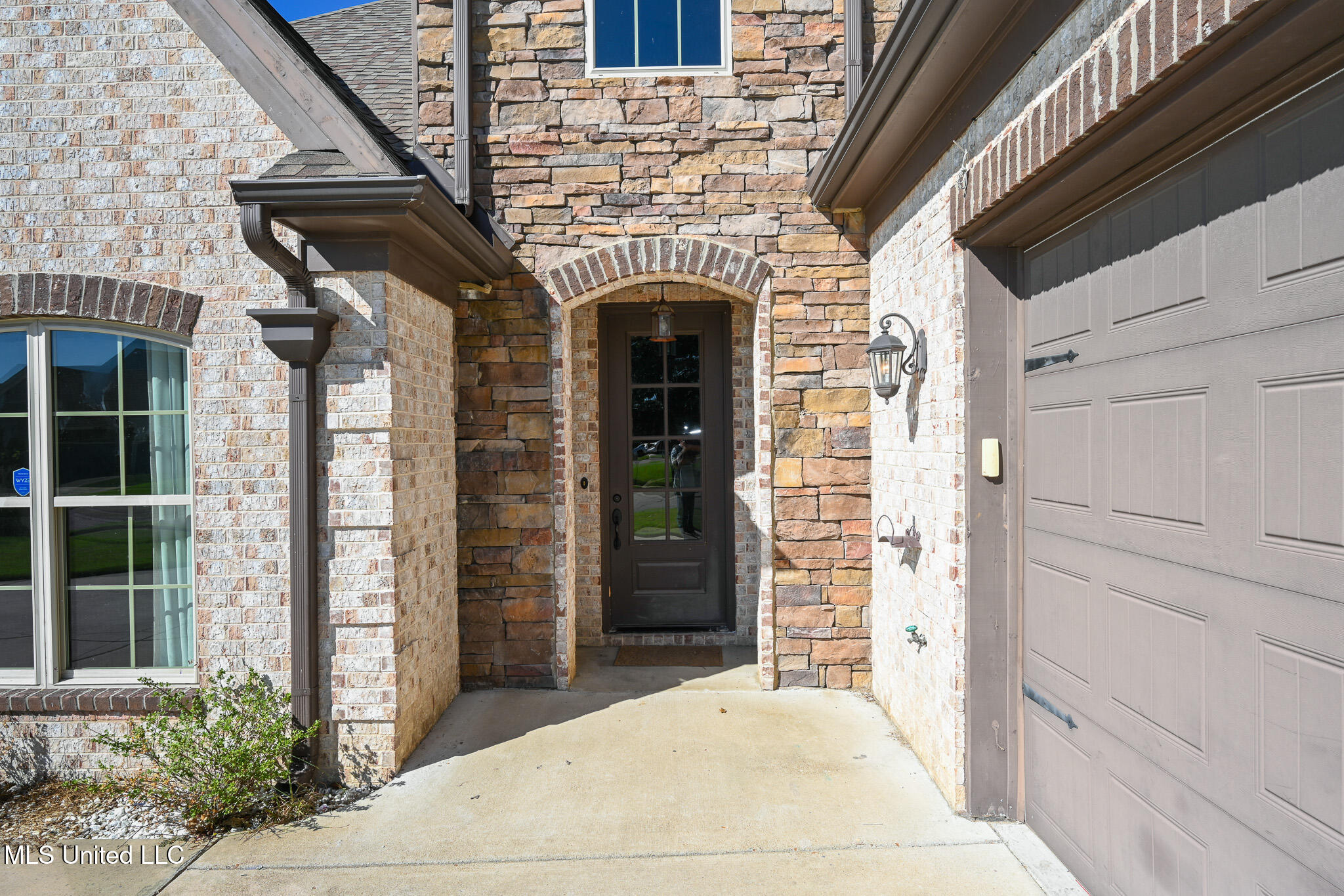 3437 Chateau Pointe Boulevard Property Photo 8