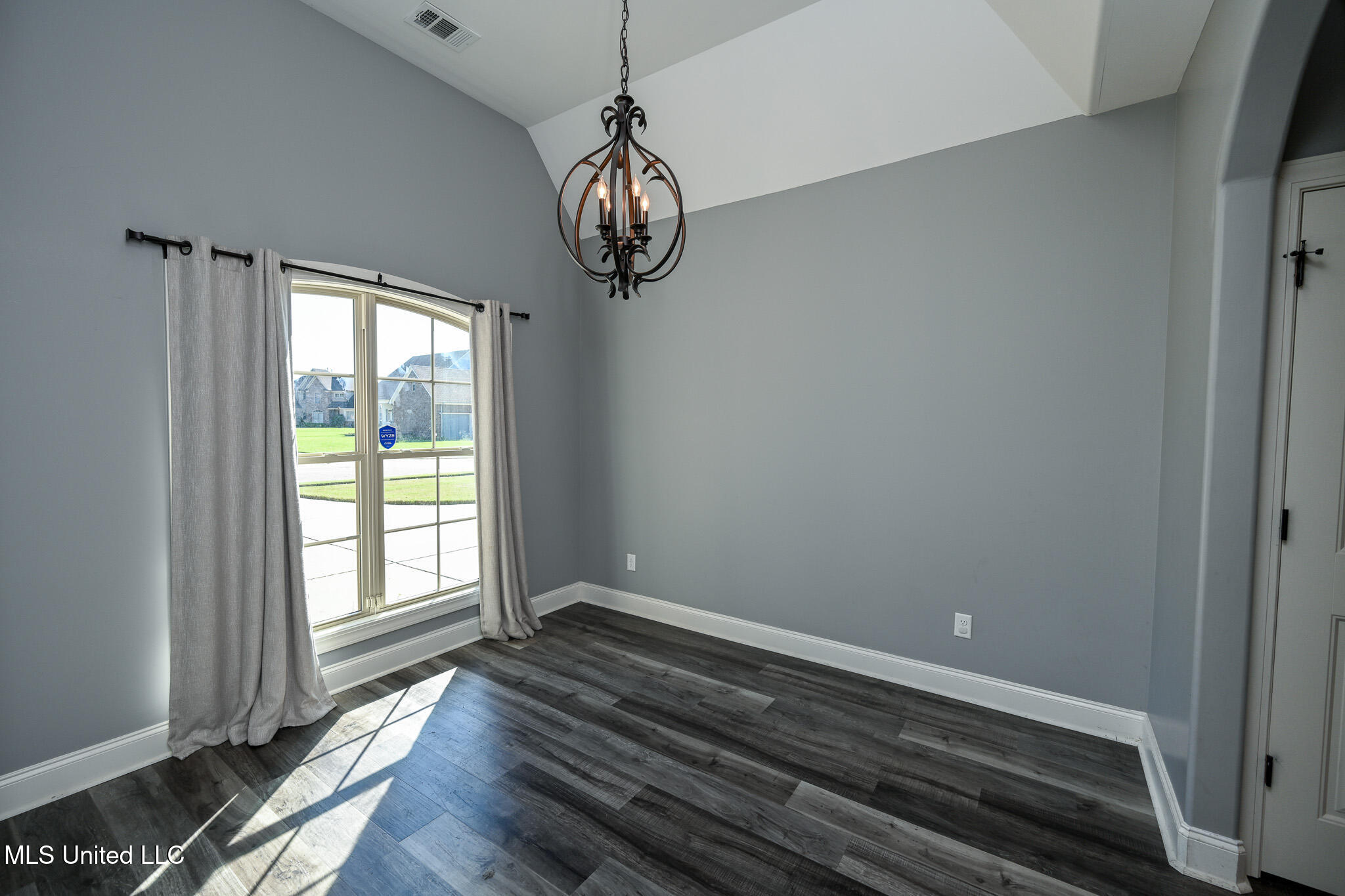 3437 Chateau Pointe Boulevard Property Photo 10