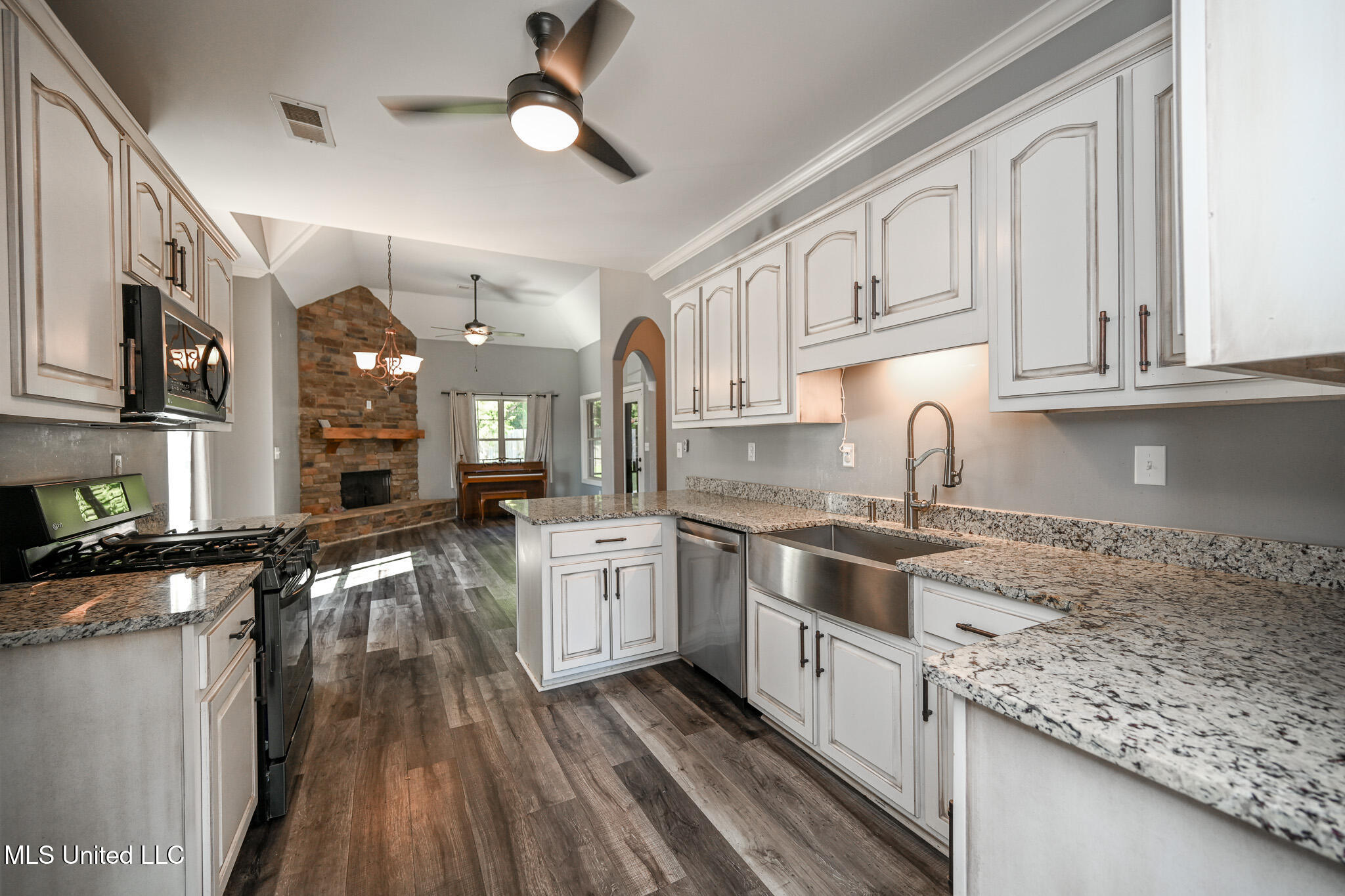 3437 Chateau Pointe Boulevard Property Photo 16