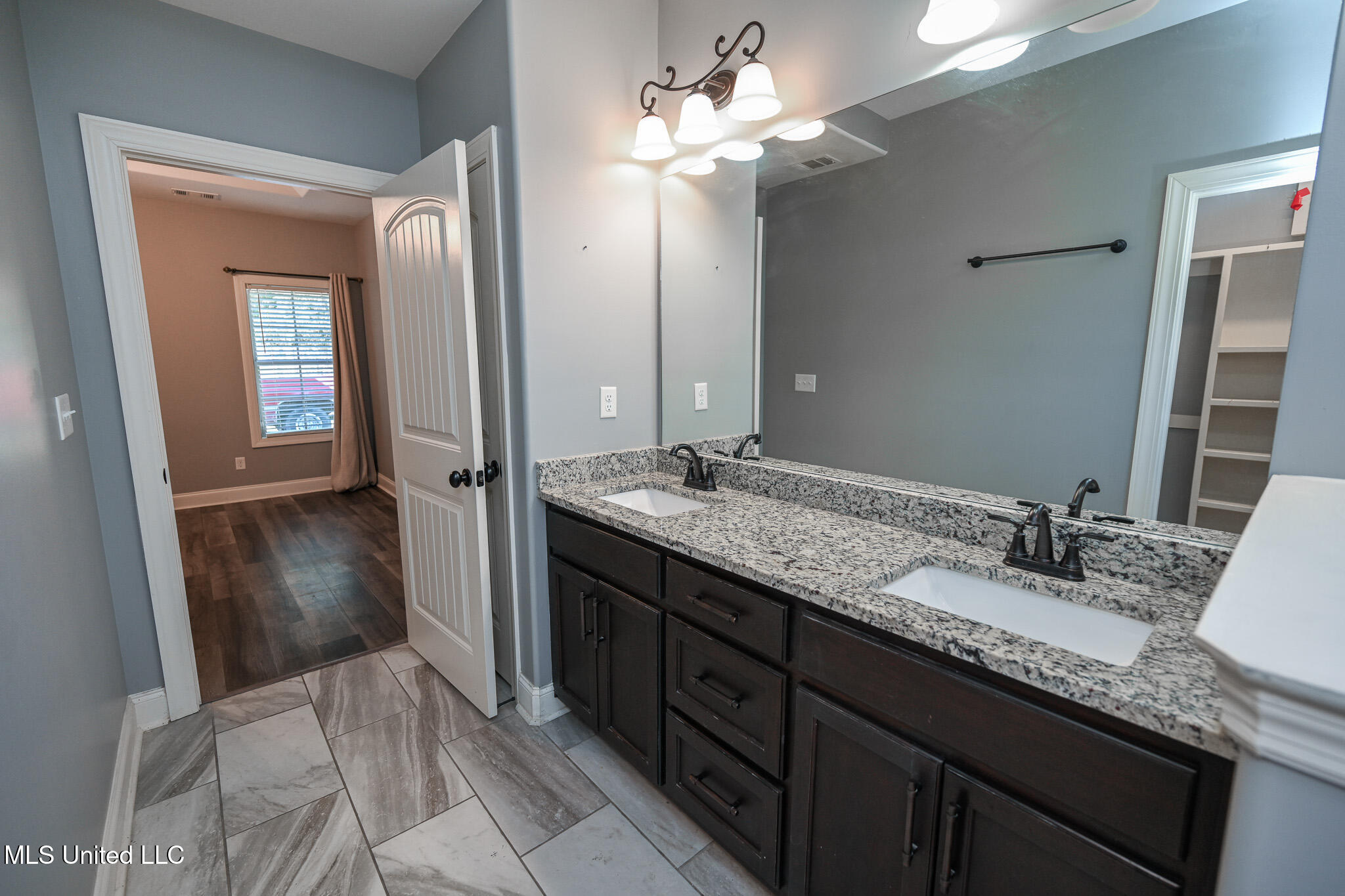 3437 Chateau Pointe Boulevard Property Photo 28