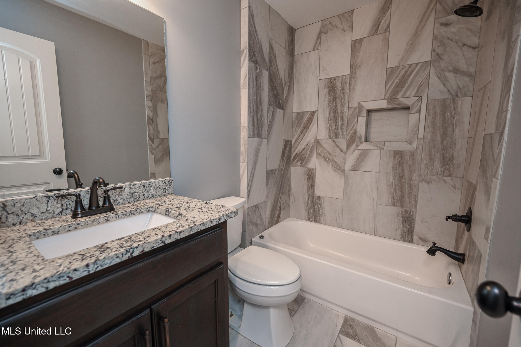 3437 Chateau Pointe Boulevard Property Photo 37