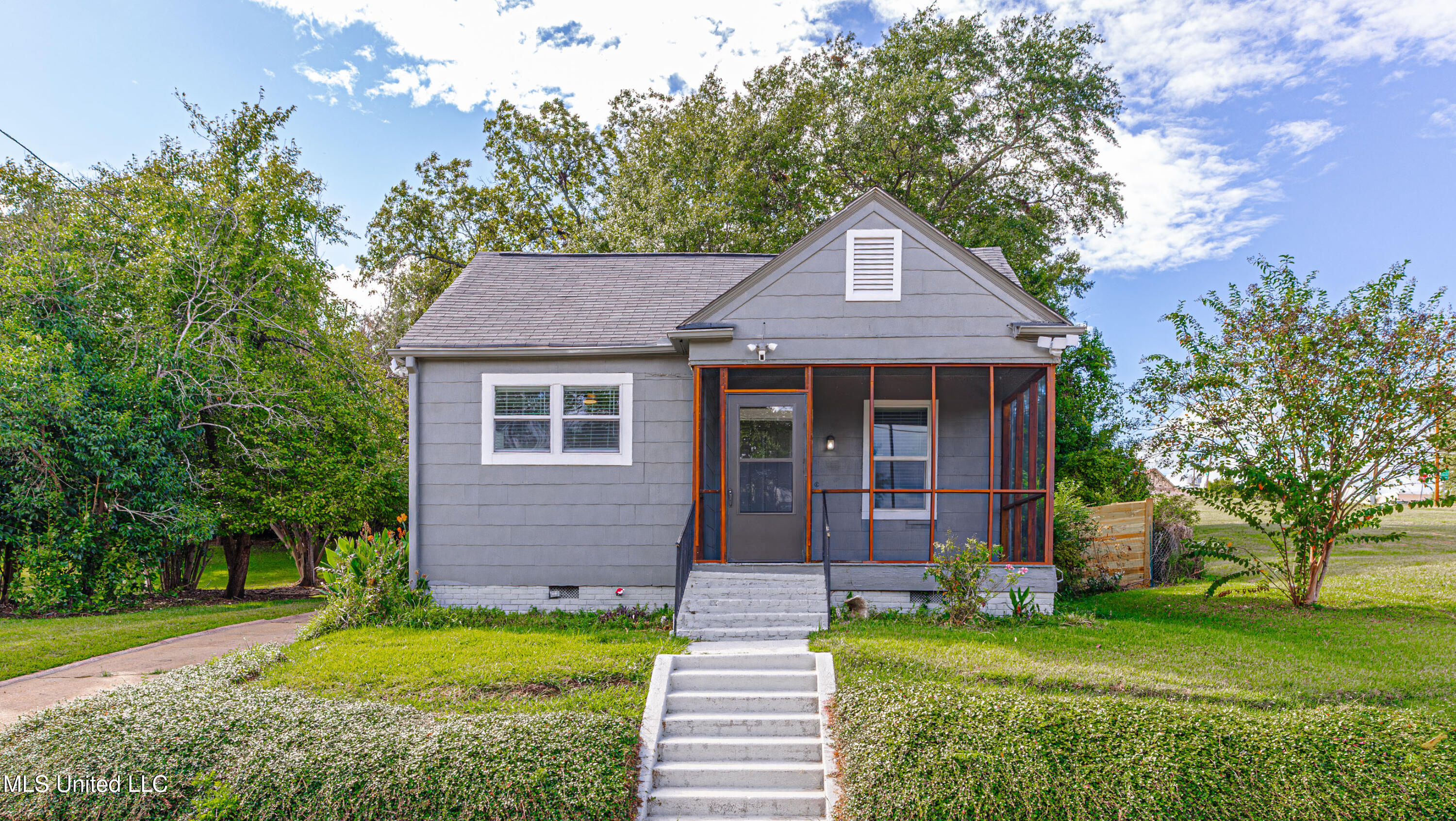 617 Rio Street Property Photo 1