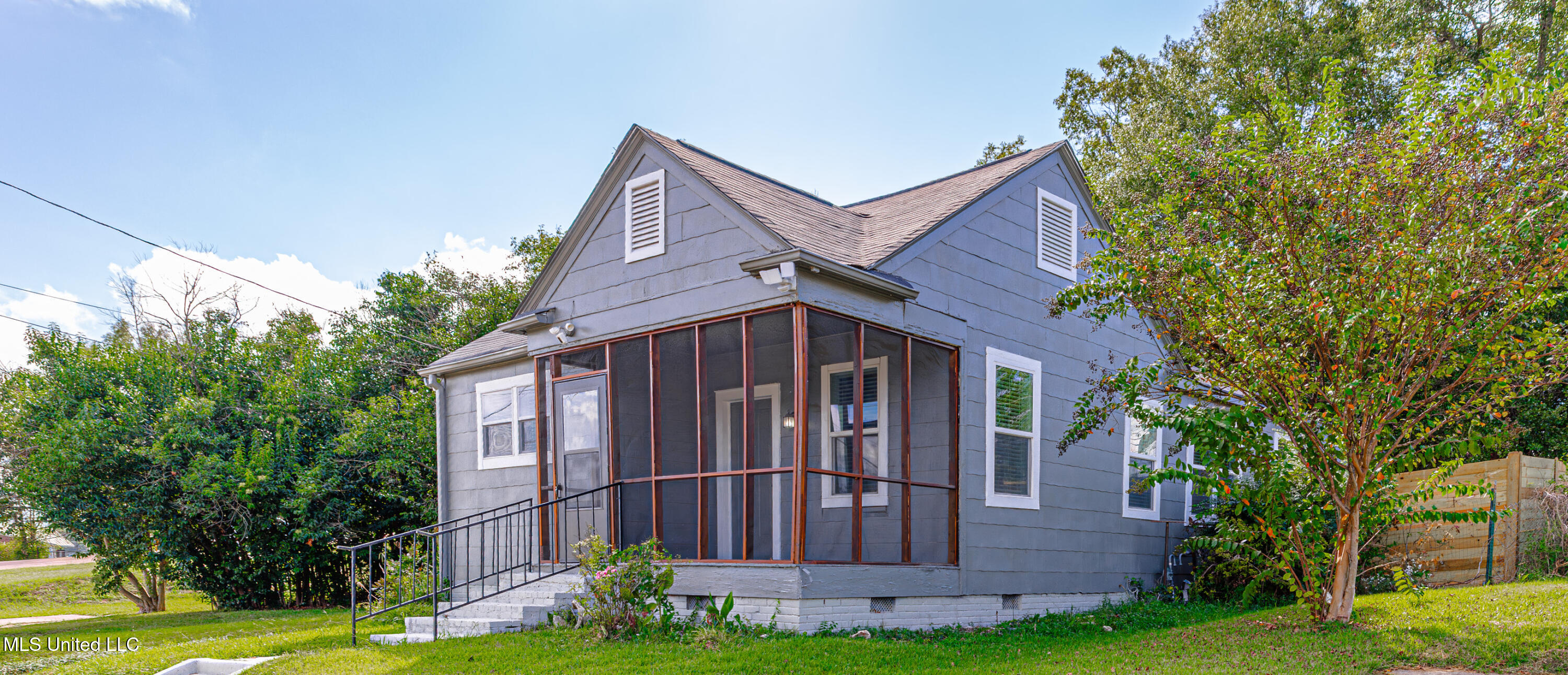 617 Rio Street Property Photo 2