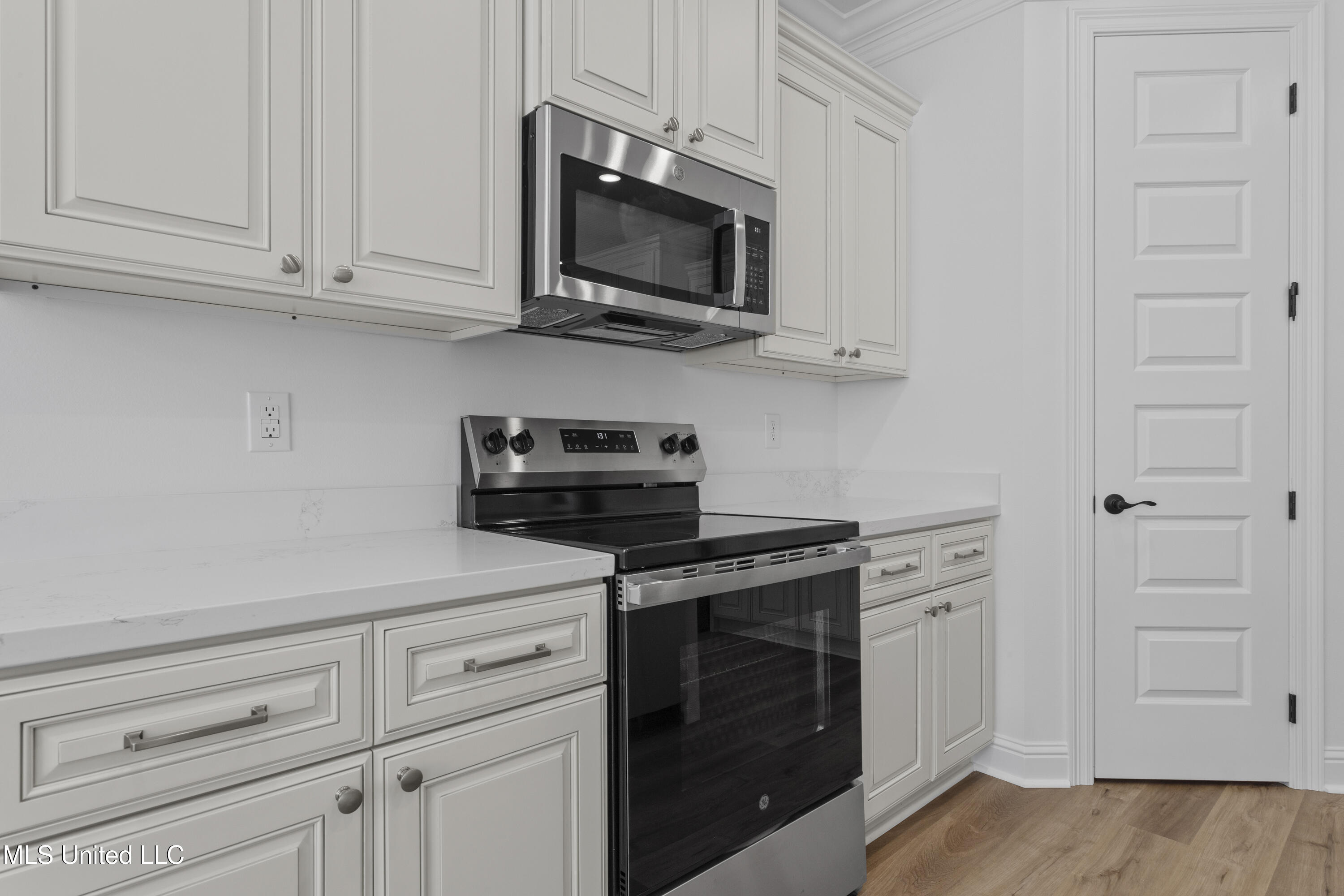 6305 Annie Cove Property Photo 7