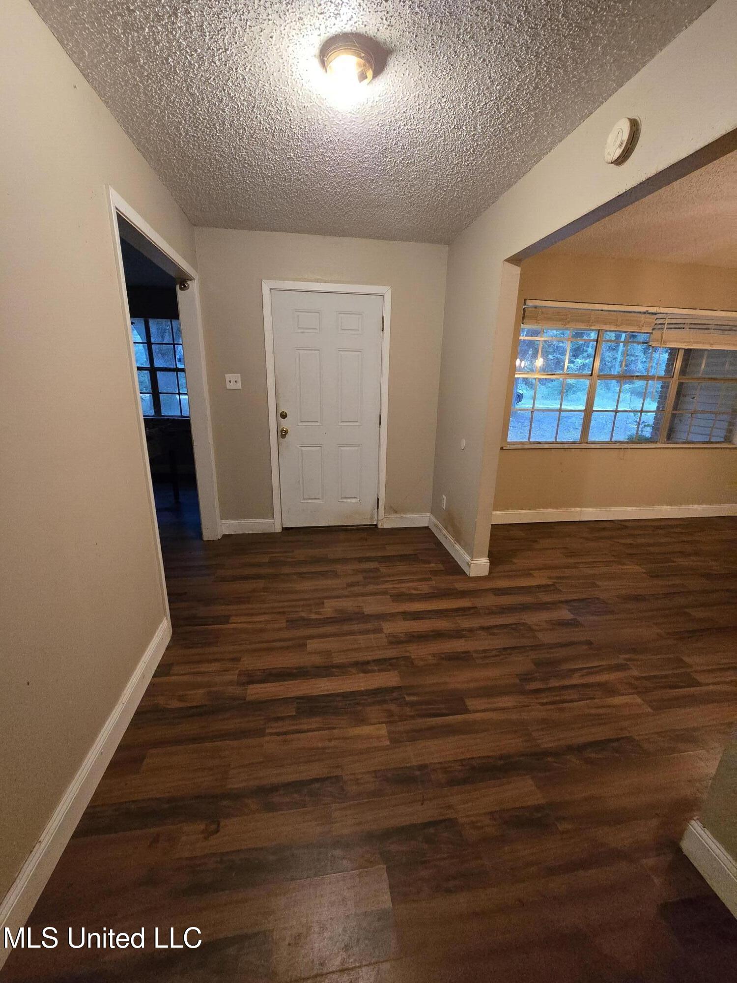 8105 Highway 613 Property Photo 6