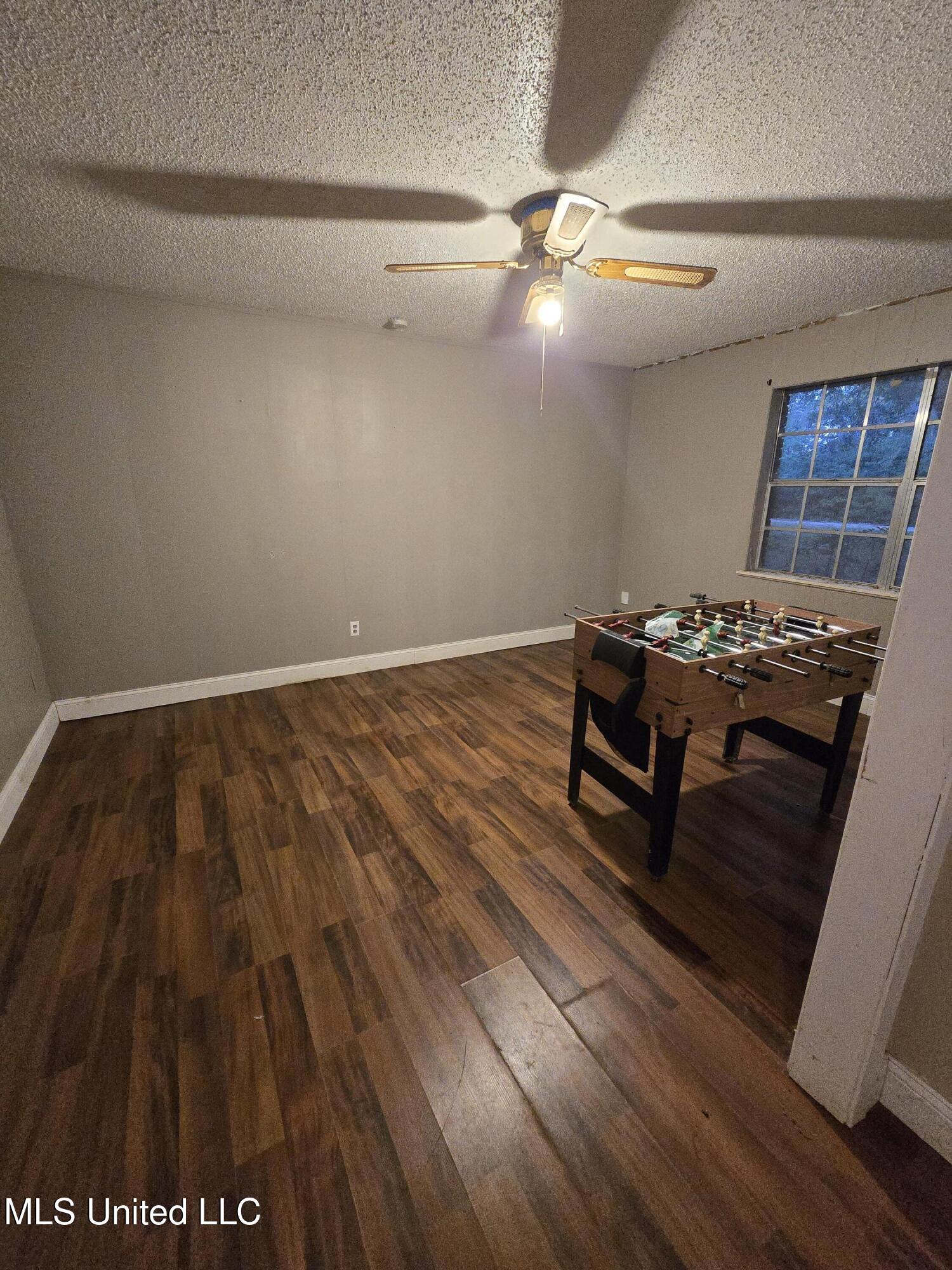 8105 Highway 613 Property Photo 9