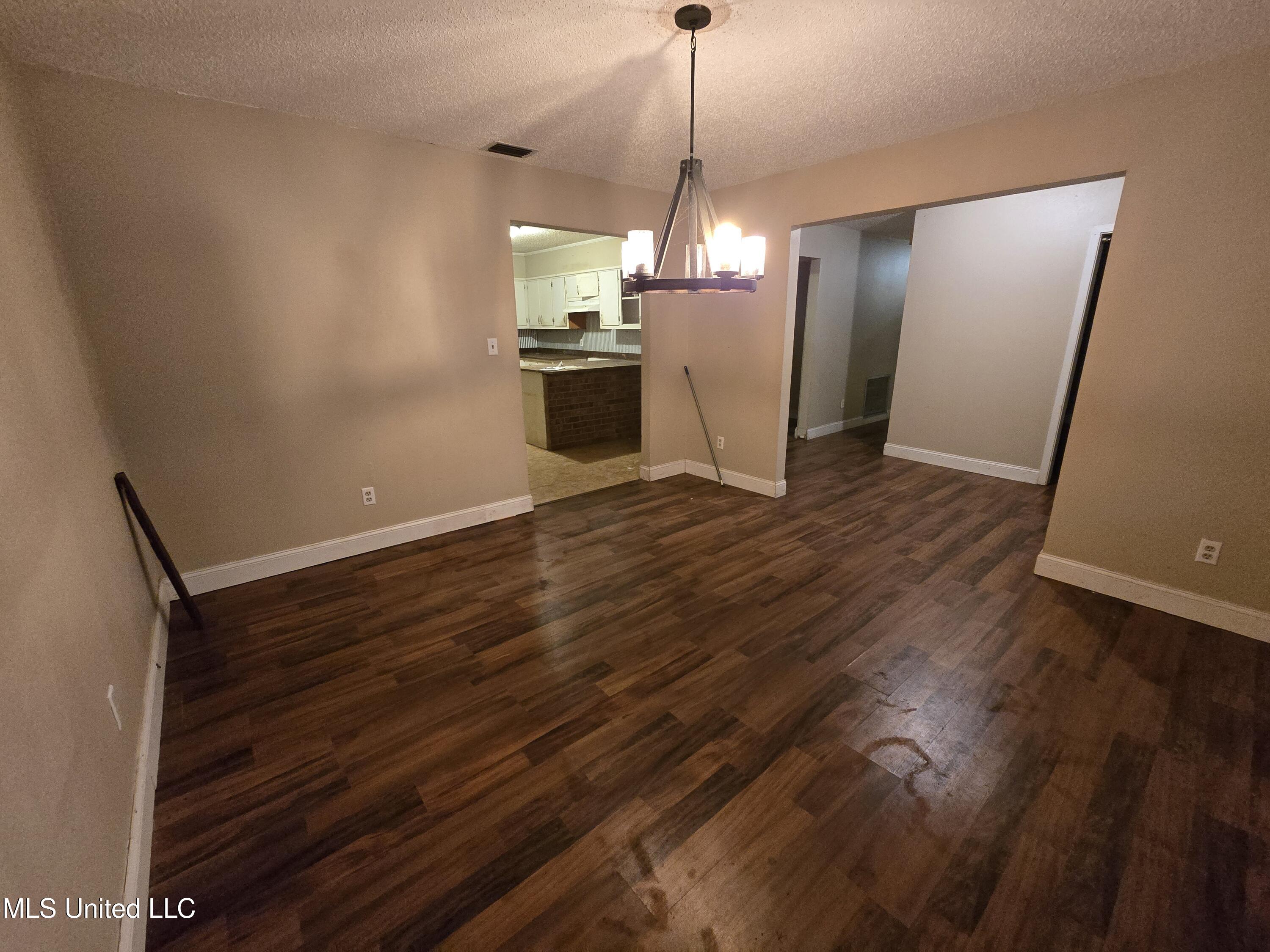 8105 Highway 613 Property Photo 12