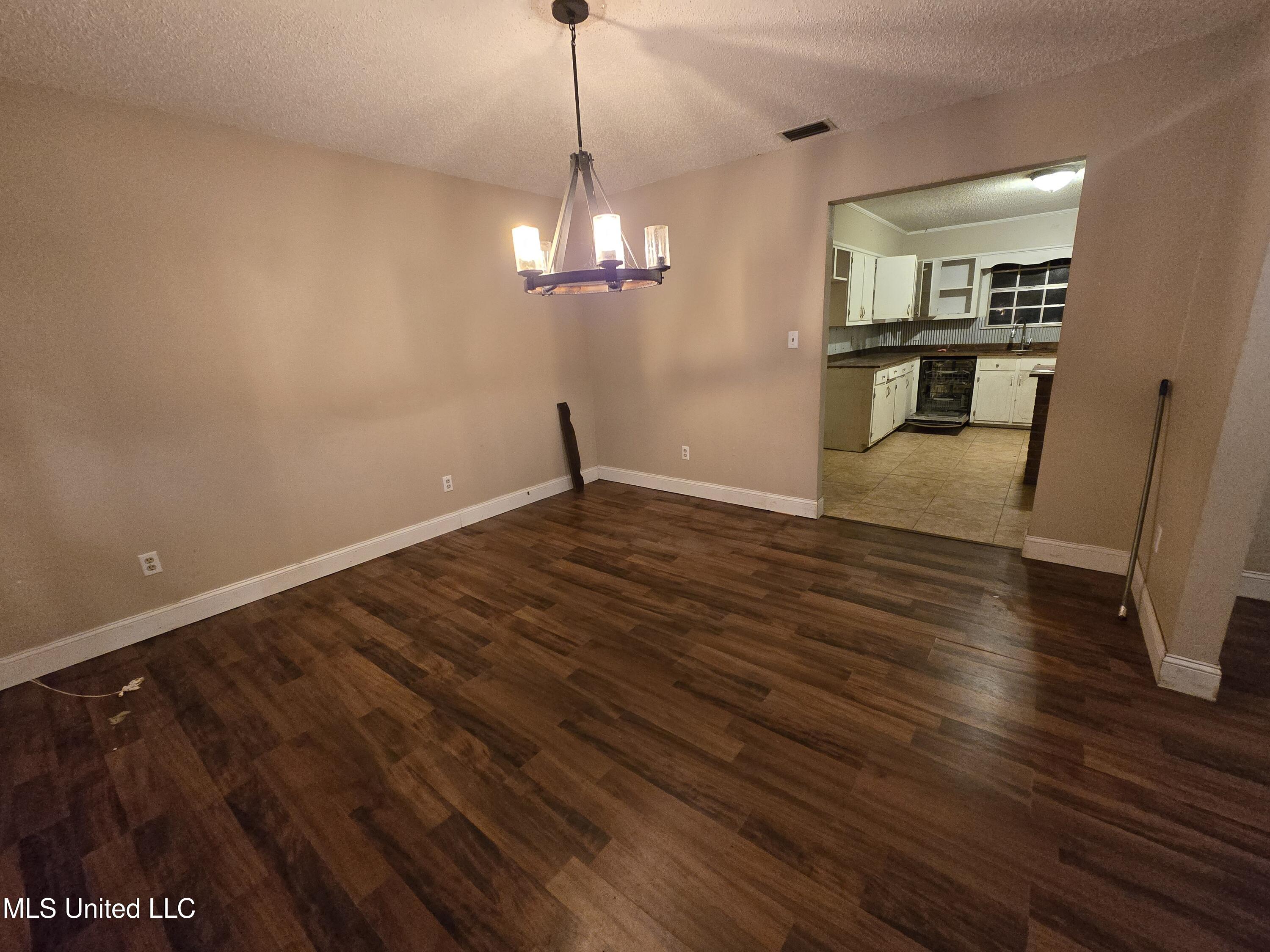 8105 Highway 613 Property Photo 13