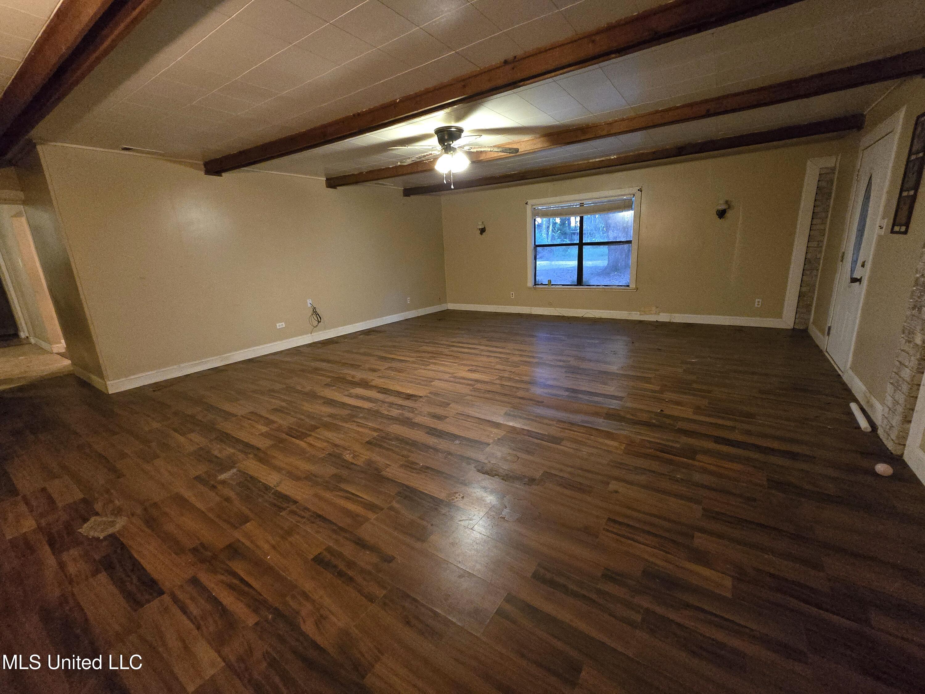 8105 Highway 613 Property Photo 17