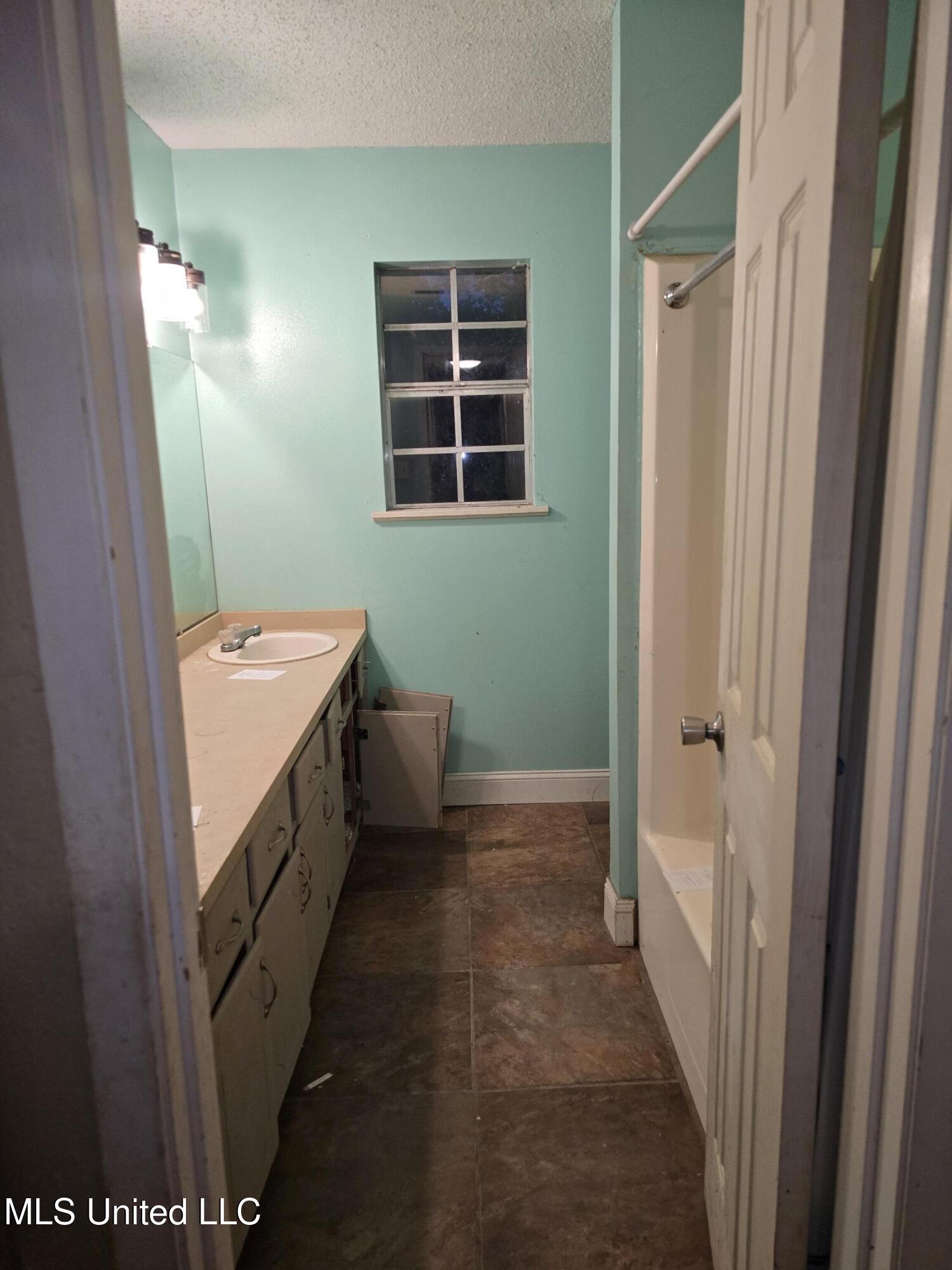 8105 Highway 613 Property Photo 31