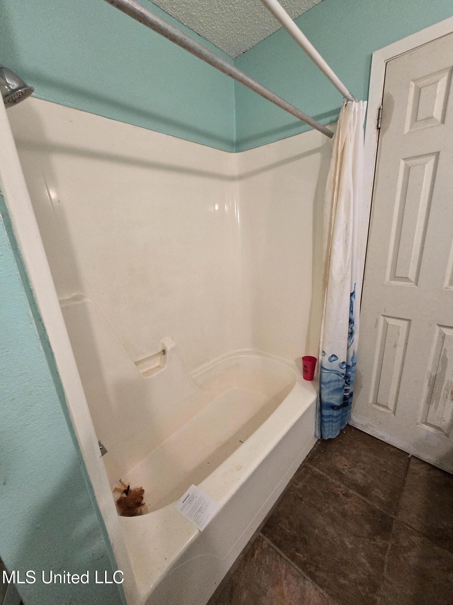 8105 Highway 613 Property Photo 33