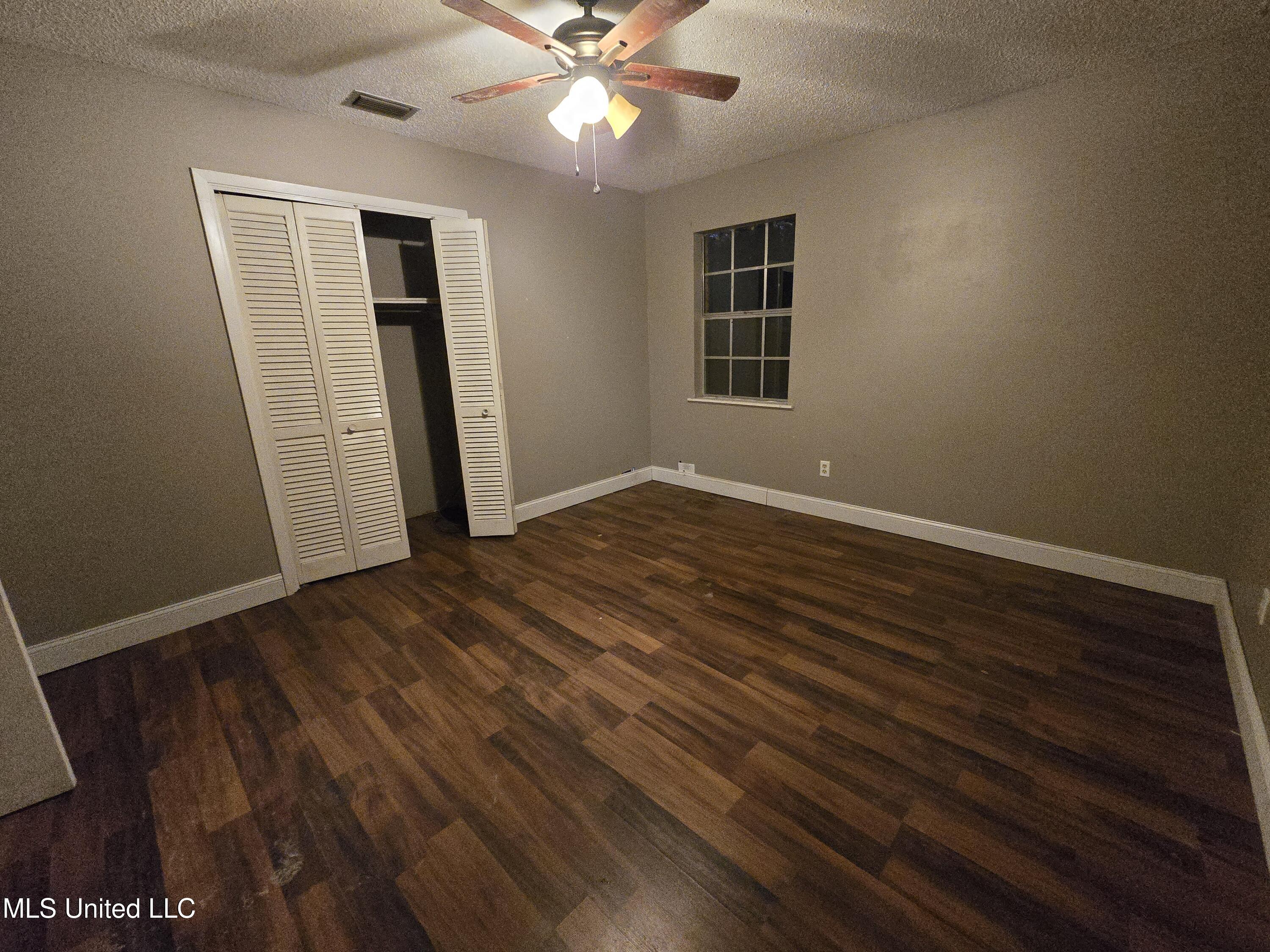 8105 Highway 613 Property Photo 38