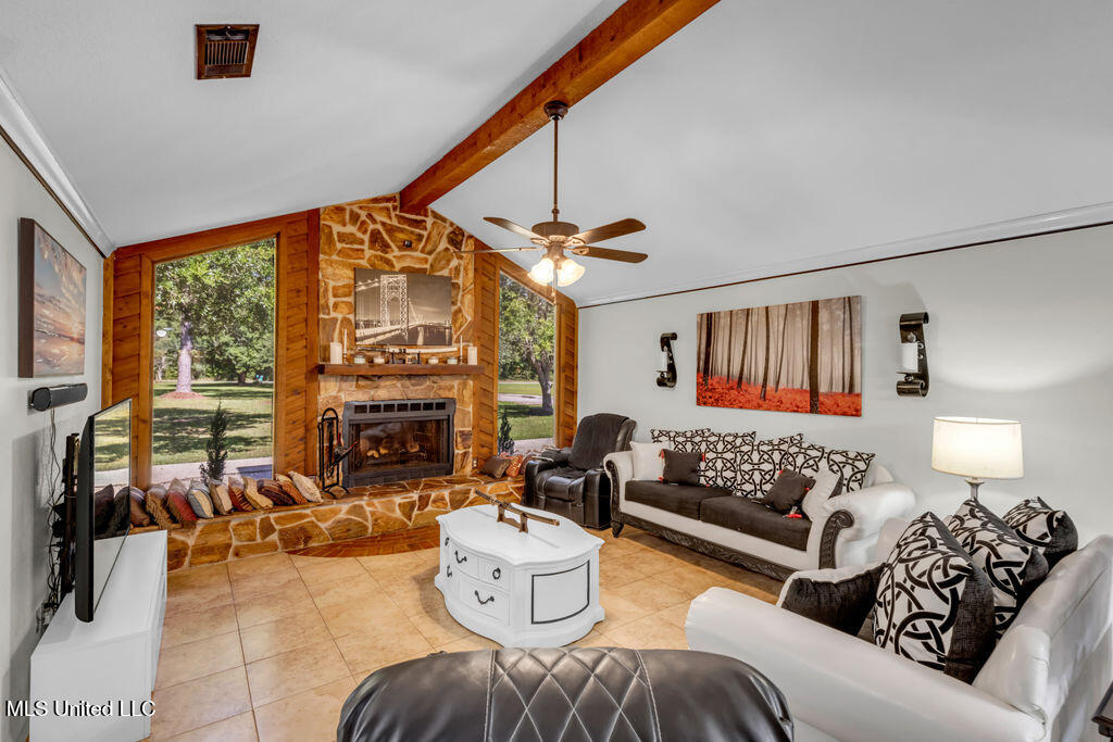 2512 Old Shell Landing Road Property Photo 2
