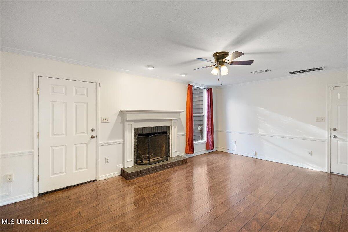 570 Boardwalk Boulevard Property Photo 4