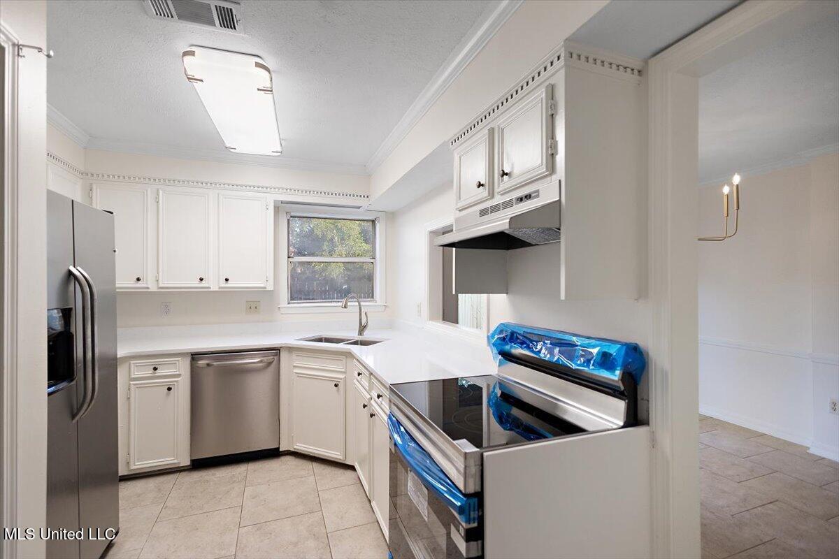 570 Boardwalk Boulevard Property Photo 7