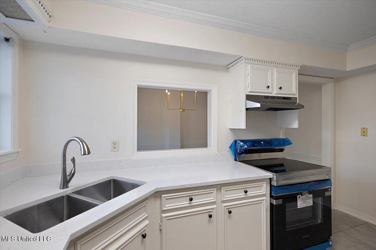 570 Boardwalk Boulevard Property Photo 8