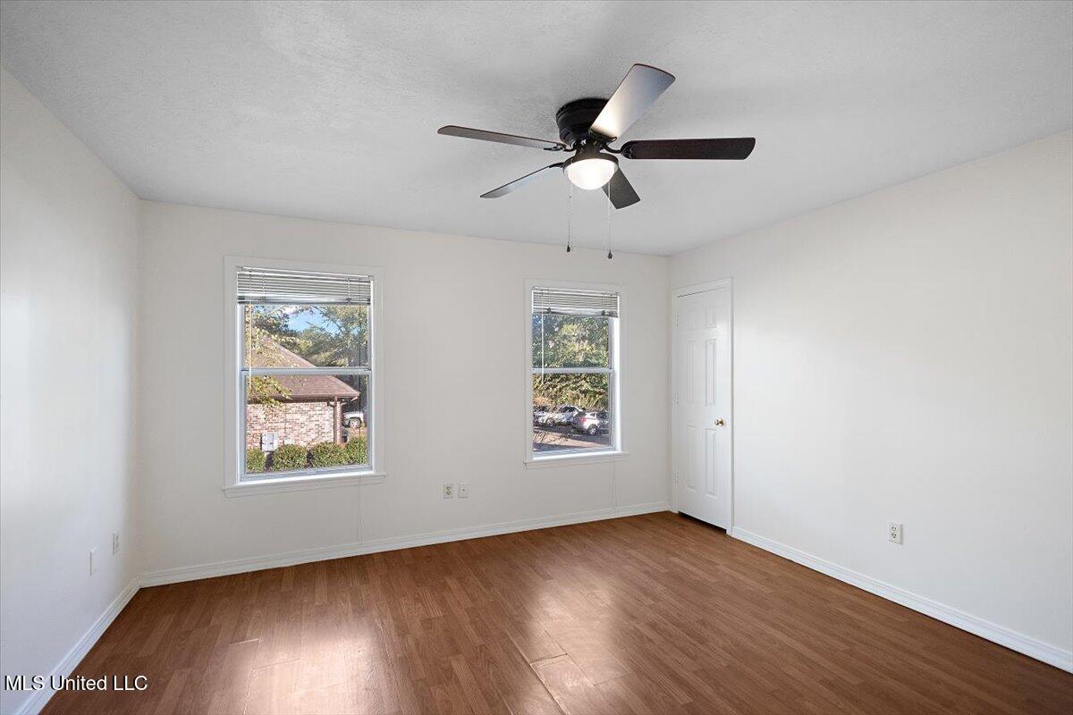 570 Boardwalk Boulevard Property Photo 9