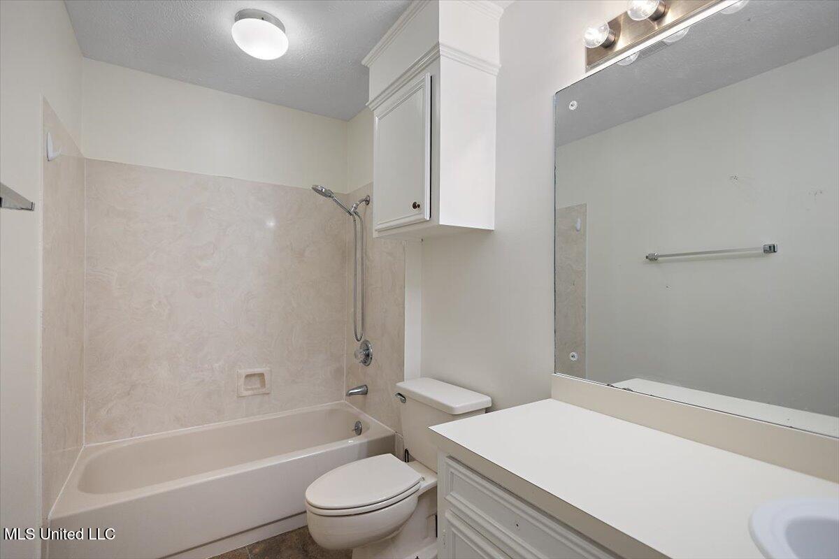 570 Boardwalk Boulevard Property Photo 10