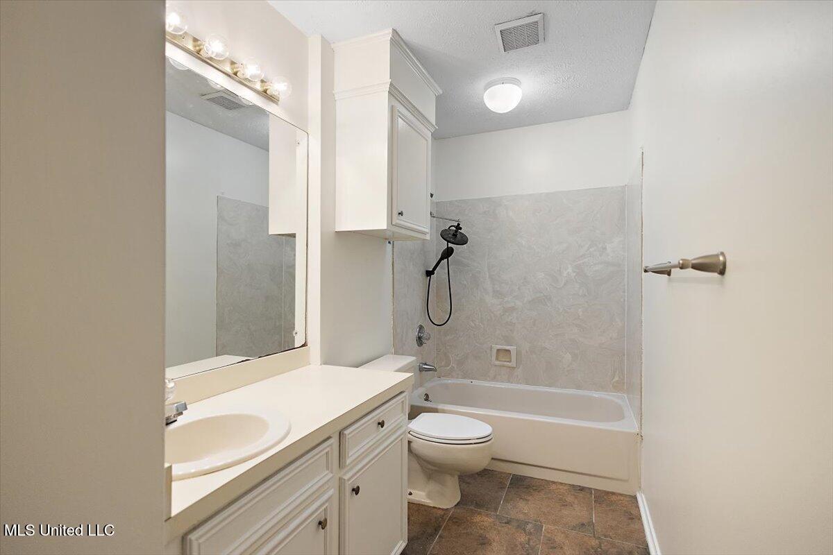 570 Boardwalk Boulevard Property Photo 13