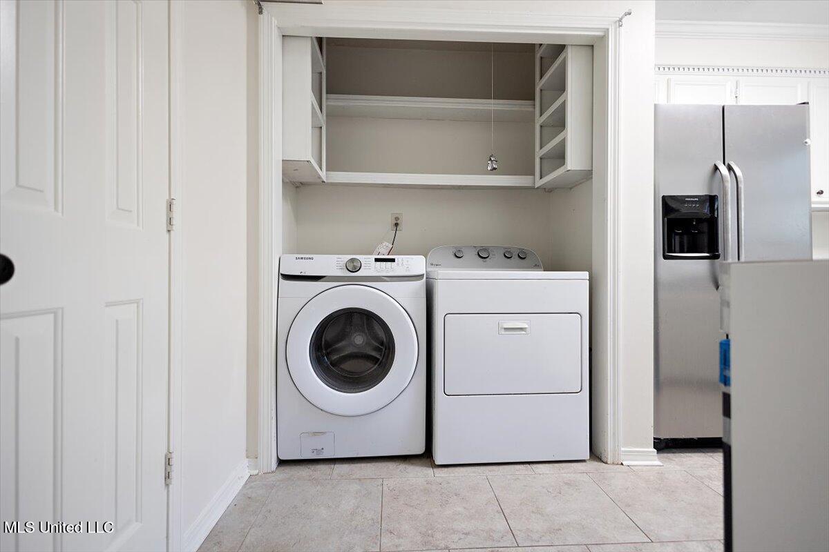 570 Boardwalk Boulevard Property Photo 17