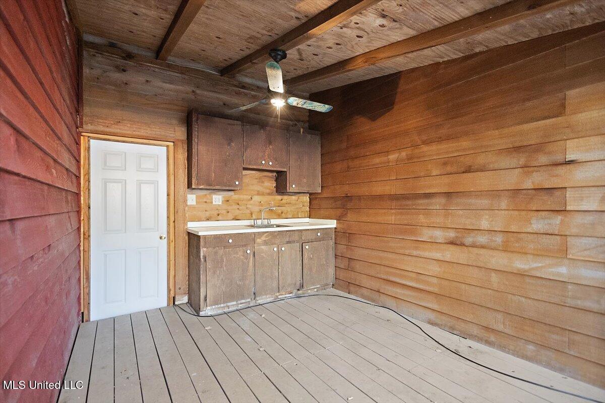 570 Boardwalk Boulevard Property Photo 19